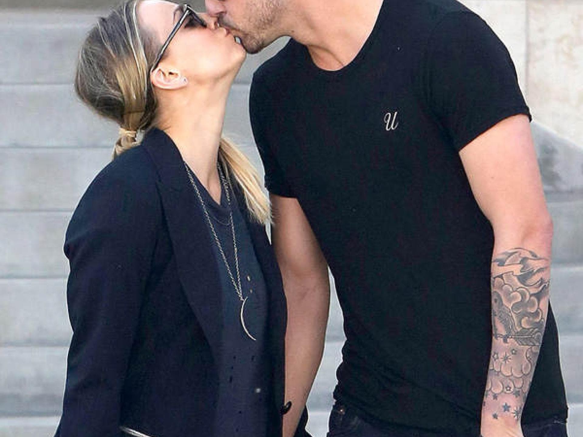 Kaley Cuoco & Ryan Sweeting küssen sich