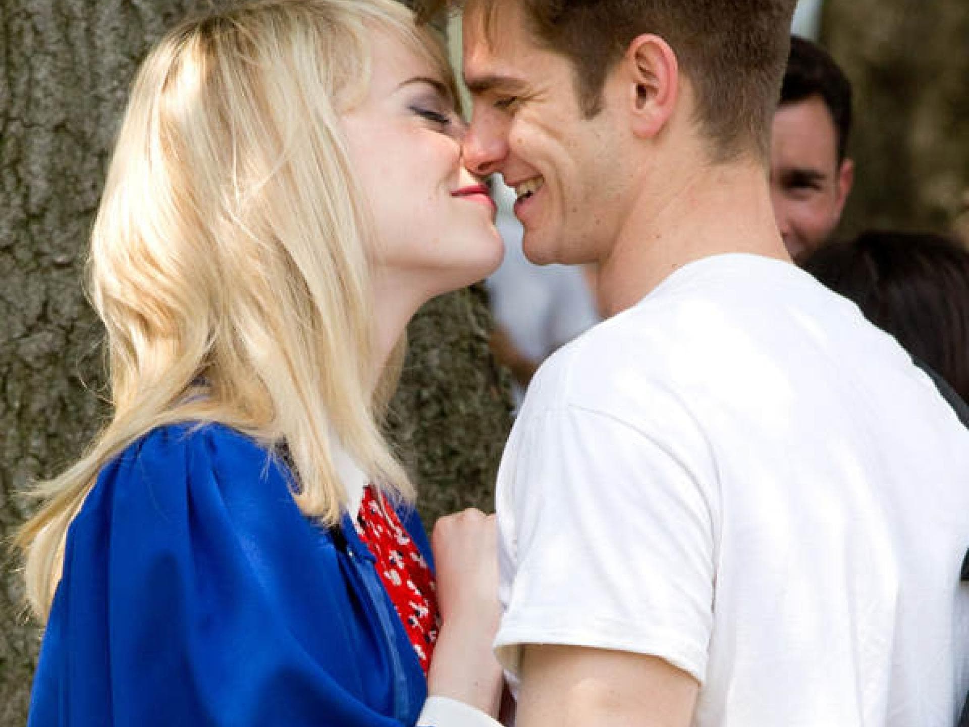 Emma Stone & Andrew Garfield küssen sich Emma Stone & Andrew Garfield küssen sich