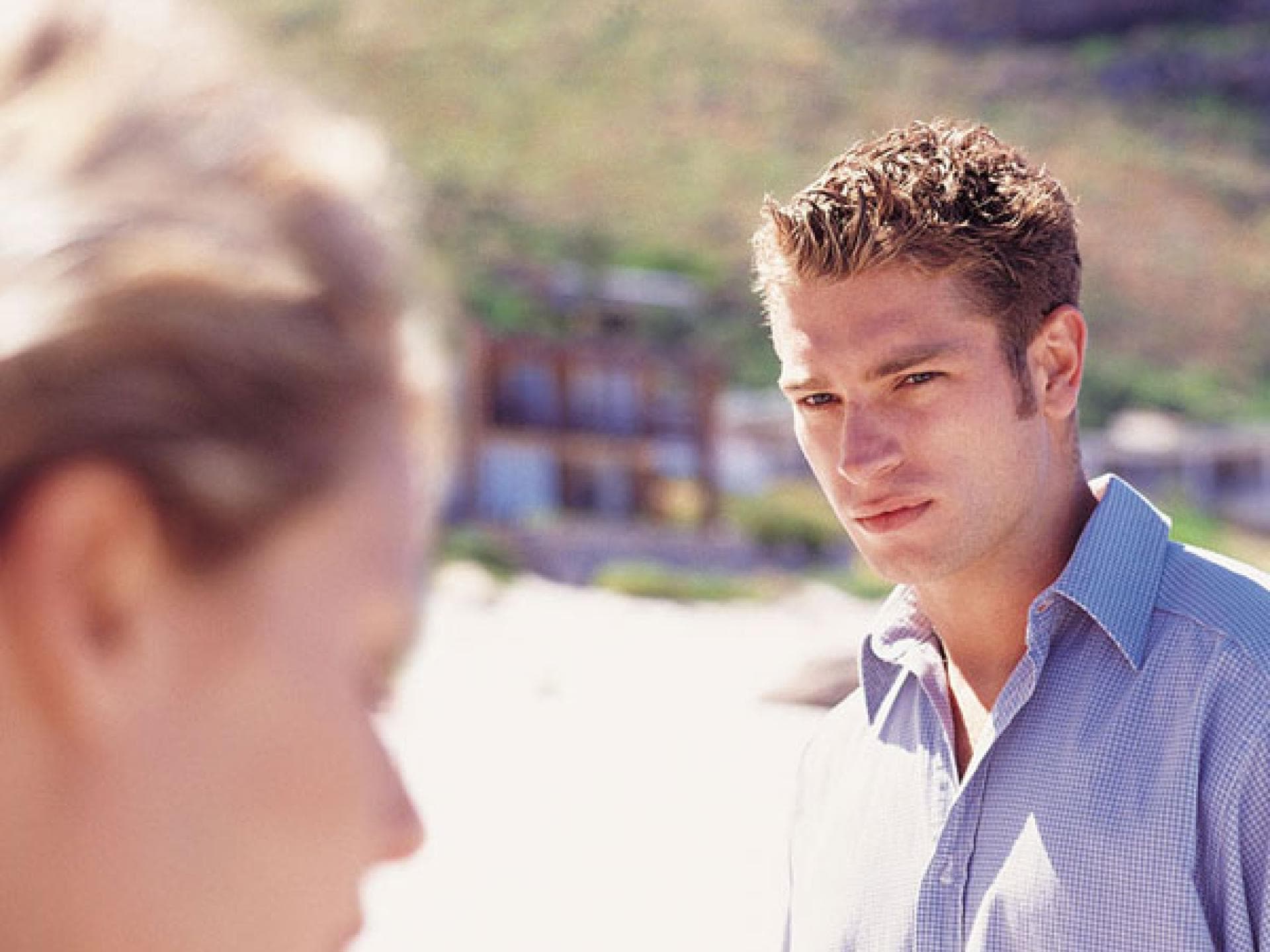 Würdest du seine schlechten Manieren hinnehmen? Würdest du seine schlechten Manieren hinnehmen?