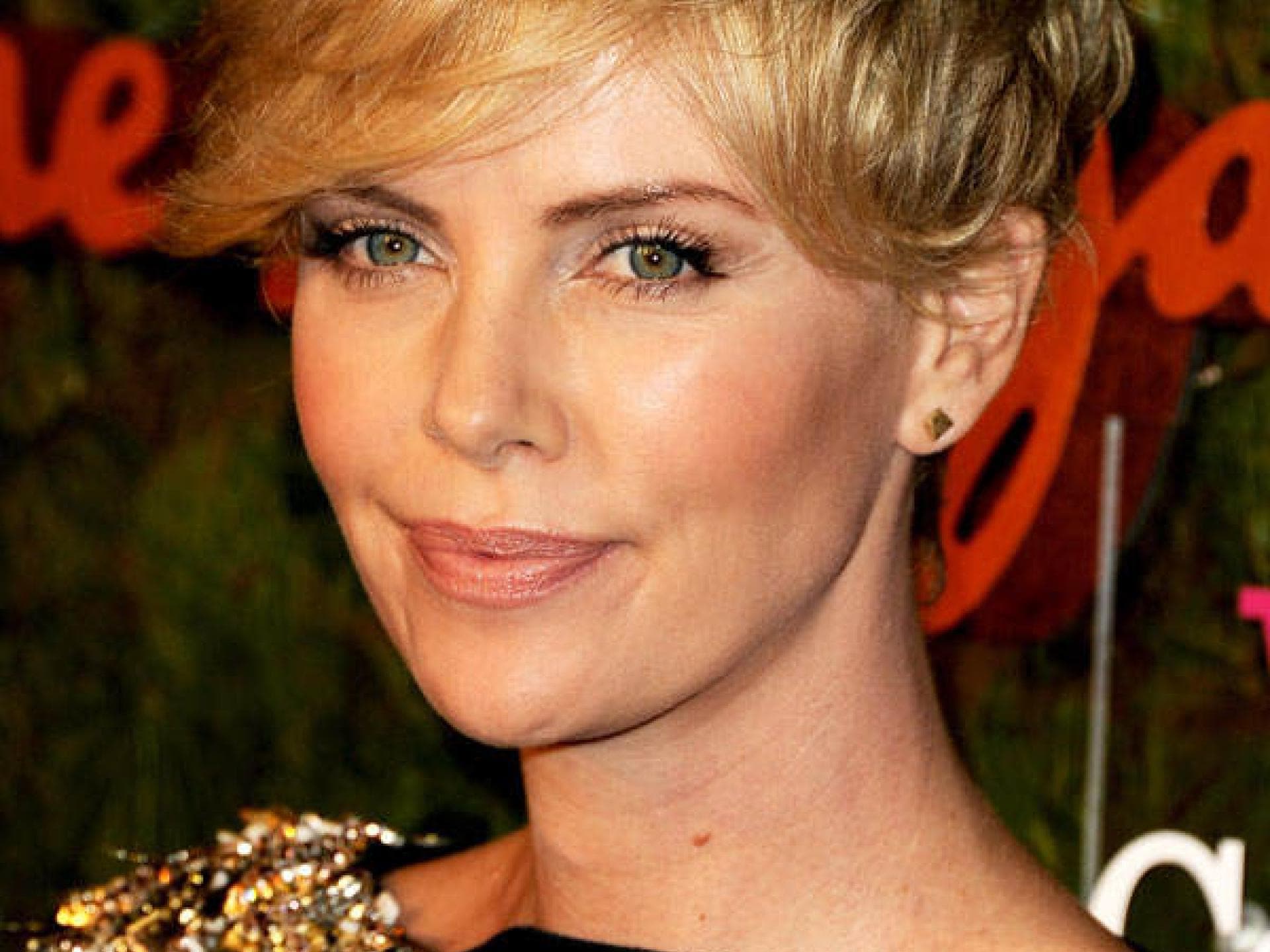 Zunehmen: Charlize Theron