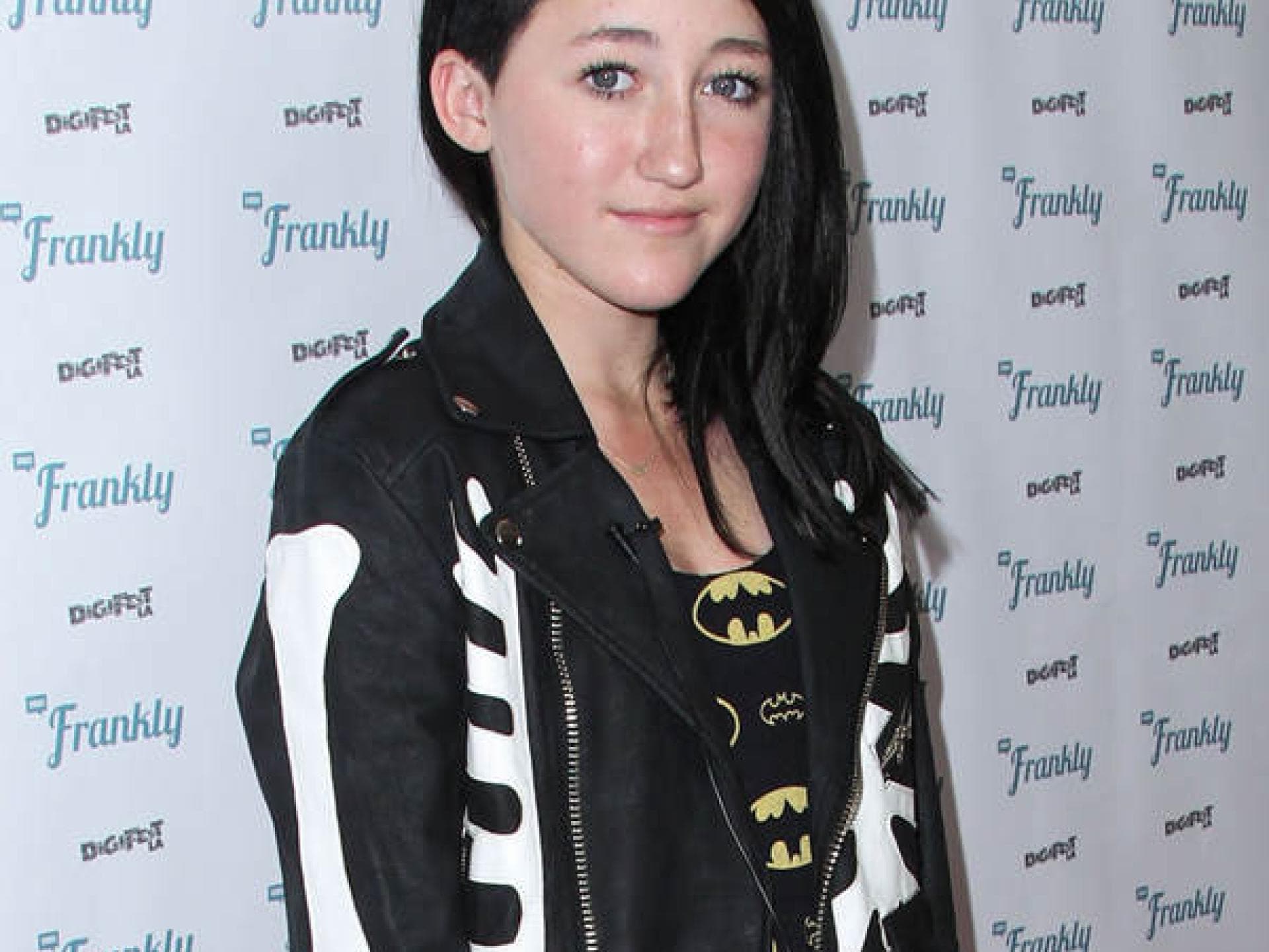 Noah Cyrus: Skelett-Jacke Noah Cyrus: Skelett-Jacke