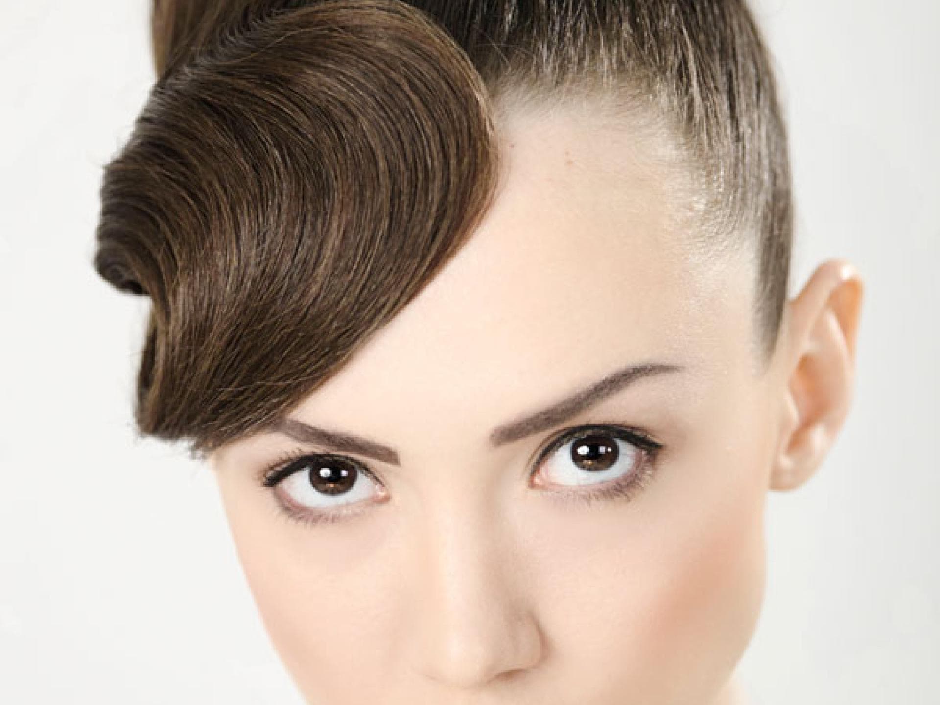 Hochsteckfrisuren im Retro-Look