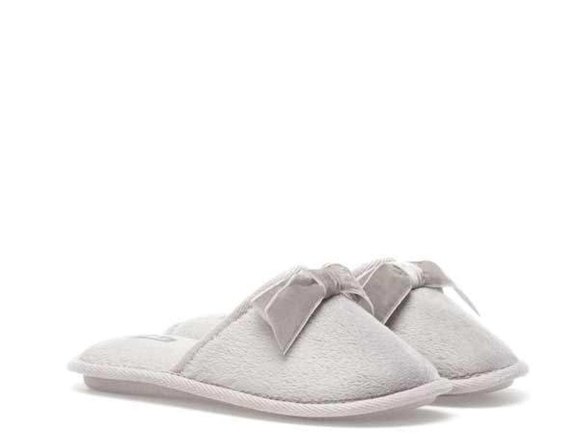 Hausschuhe mit Schleifen von Oysho.com