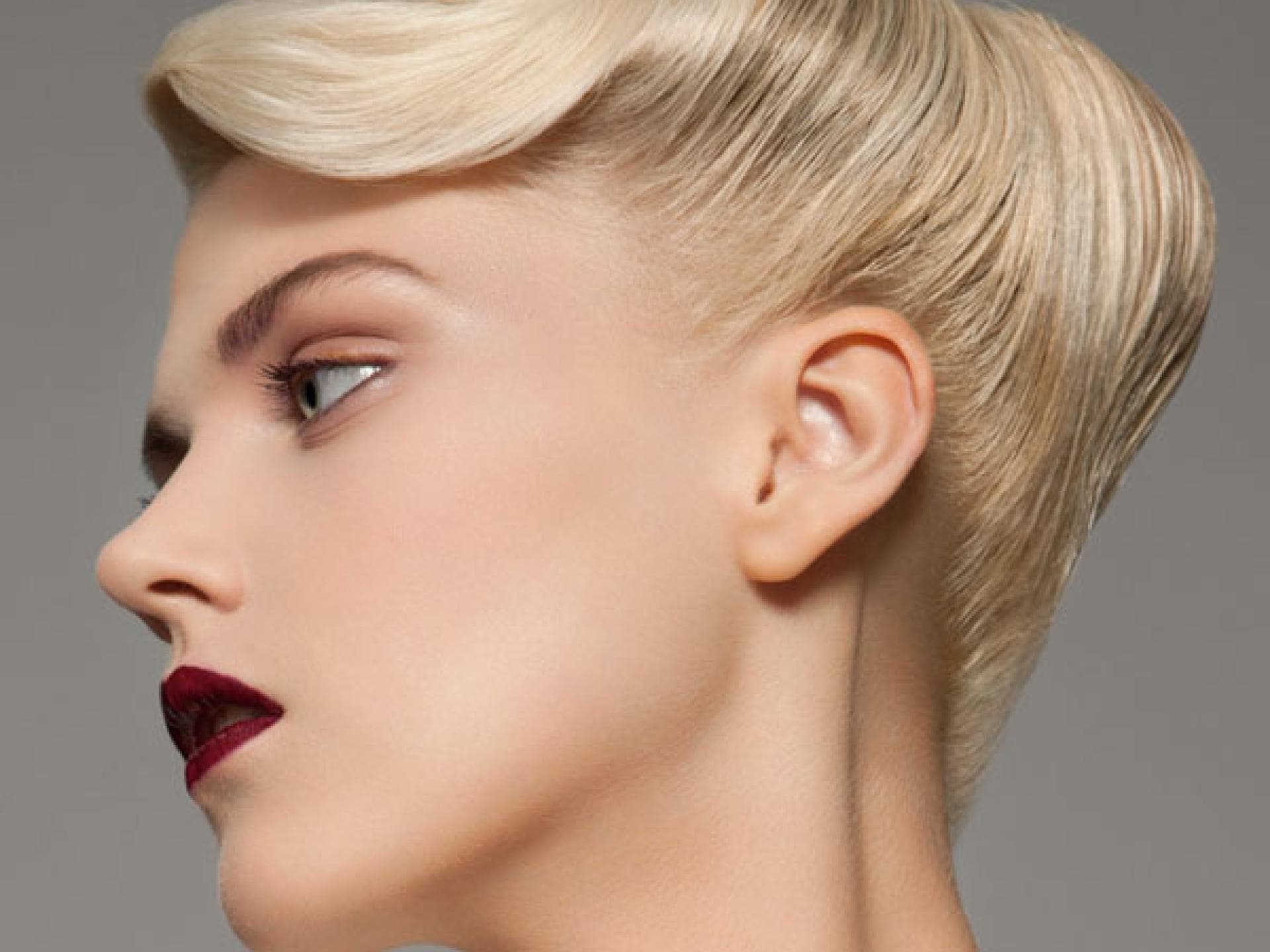 Blonde Haare: Ansatz färben Blonde Haare: Ansatz färben