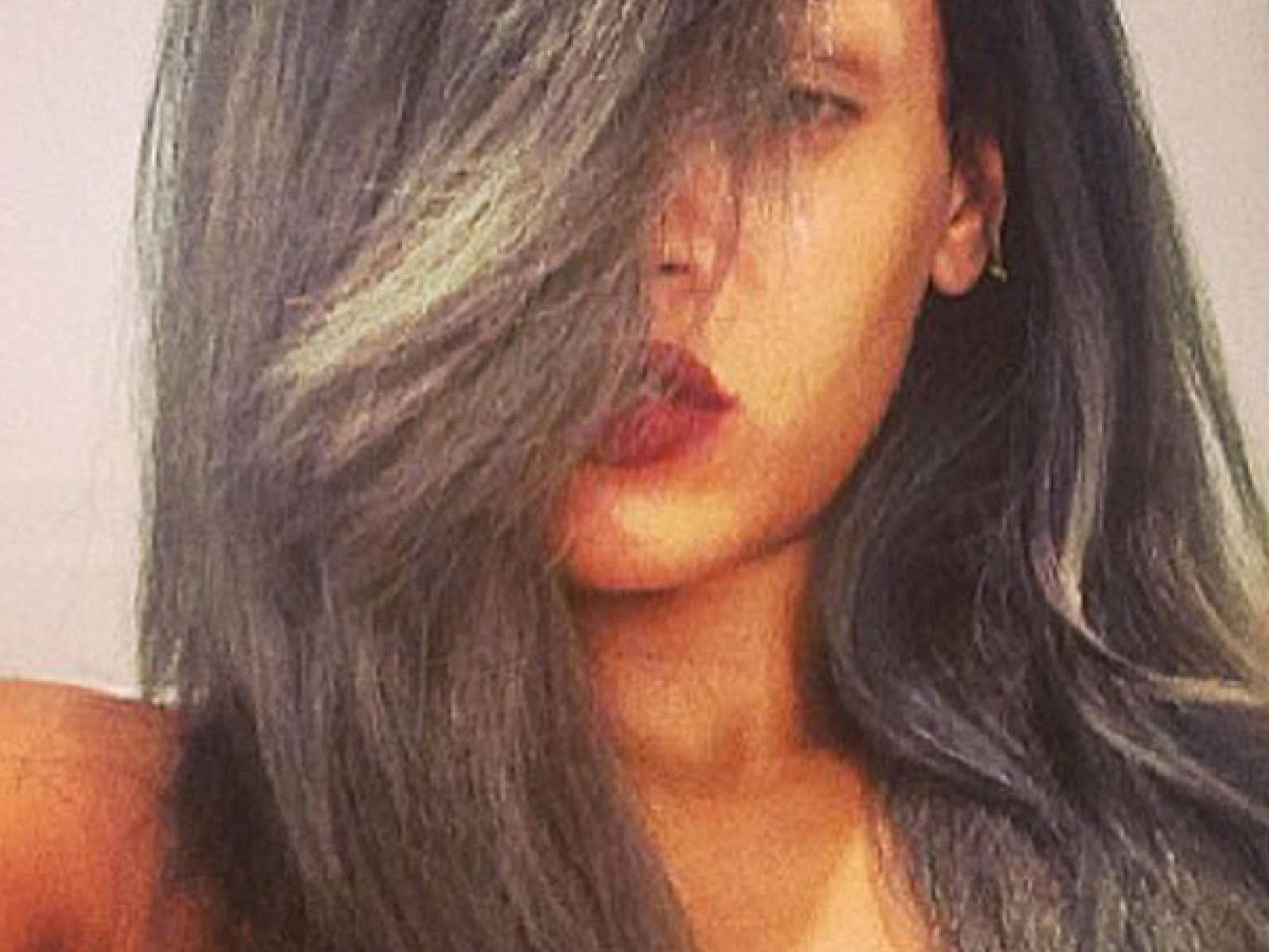 Rihanna-Frisur in Grau Rihanna-Frisur in Grau