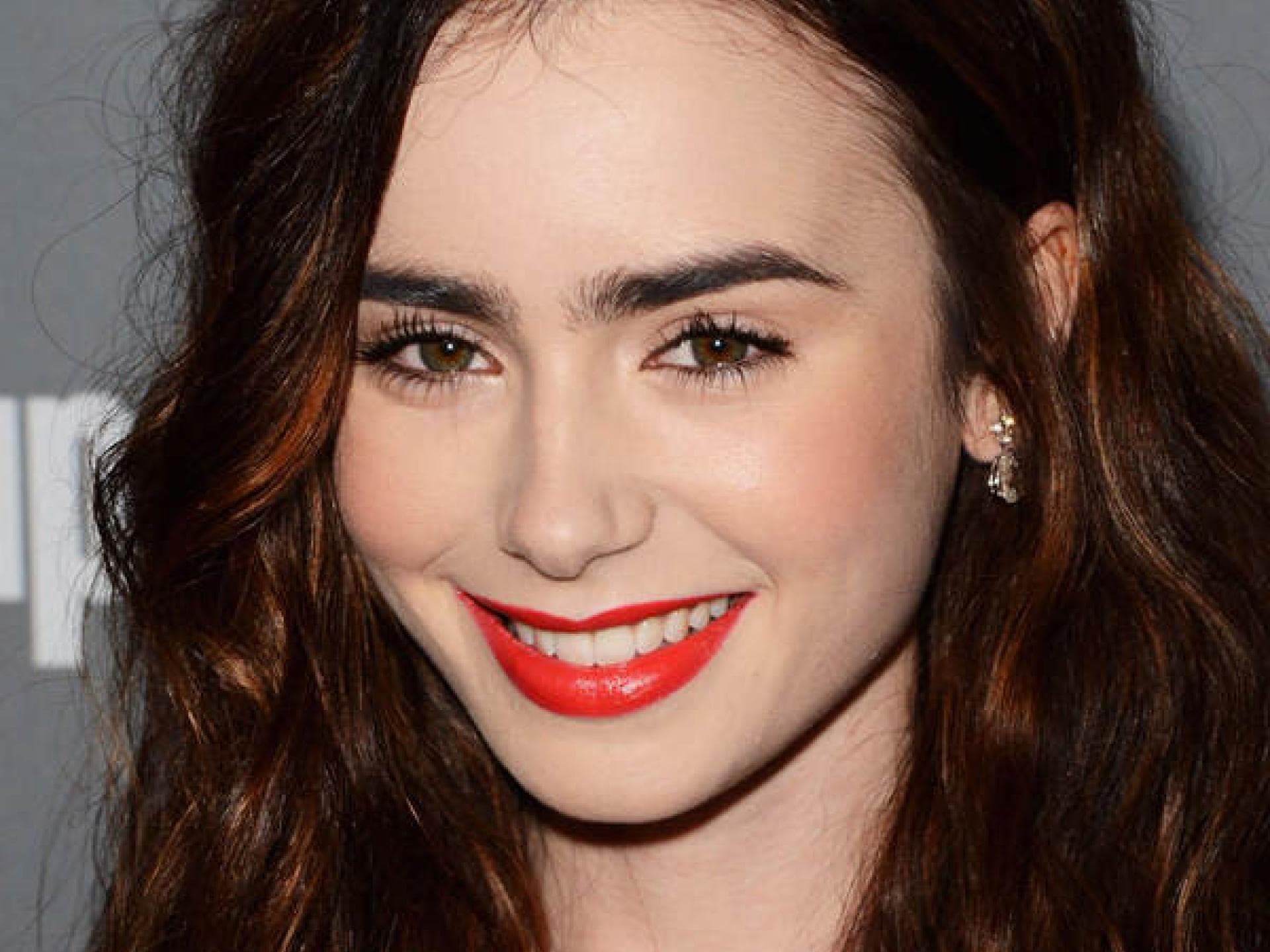 Ist Lily Collins hübsch? Ist Lily Collins hübsch?