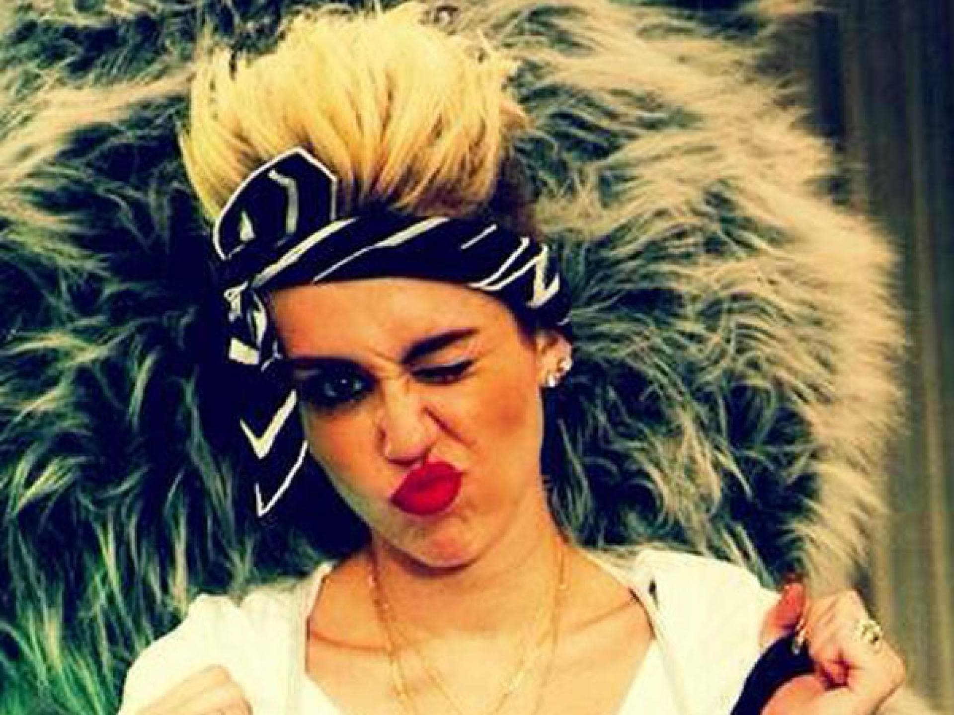 Miley Cyrus mit Bandana