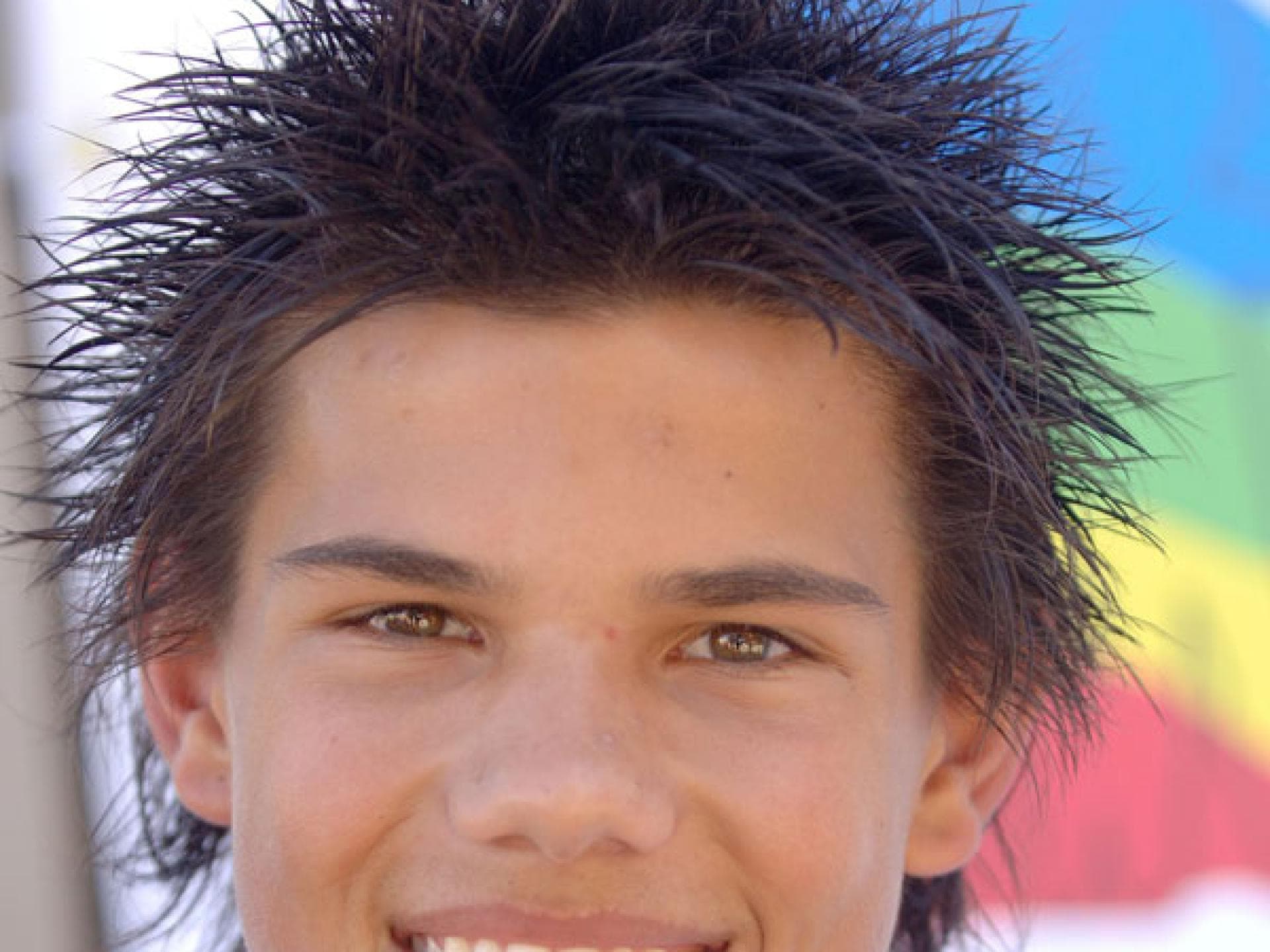 Taylor Lautner mit Igelfrisur Taylor Lautner mit Igelfrisur
