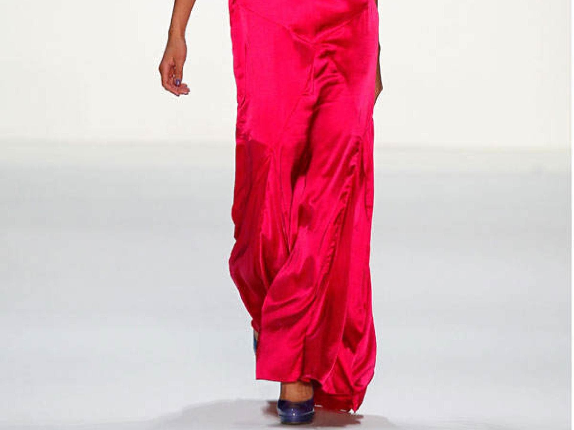 Rebecca Mir in Pink für Anja Gockel