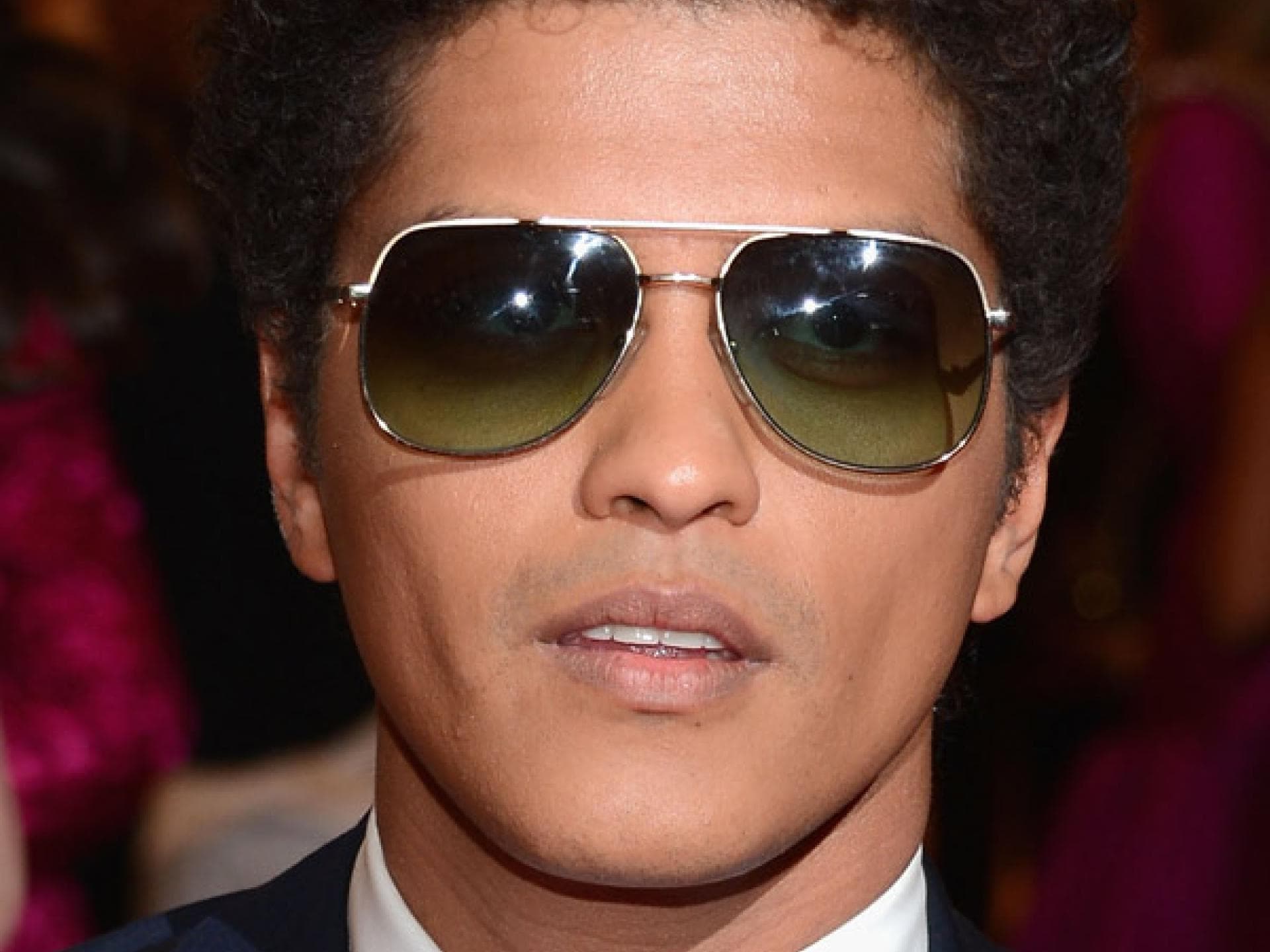 Bruno Mars mit Afro Bruno Mars mit Afro