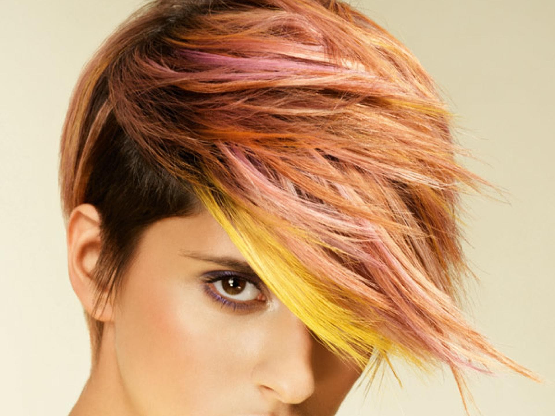 Frisuren 2013: Undercut mit Highlights