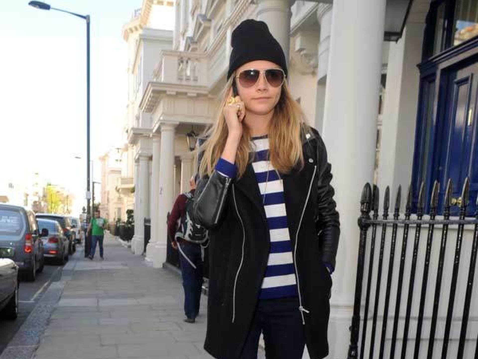 Cara Delevingne mit Streifen-Pulli Cara Delevingne mit Streifen-Pulli