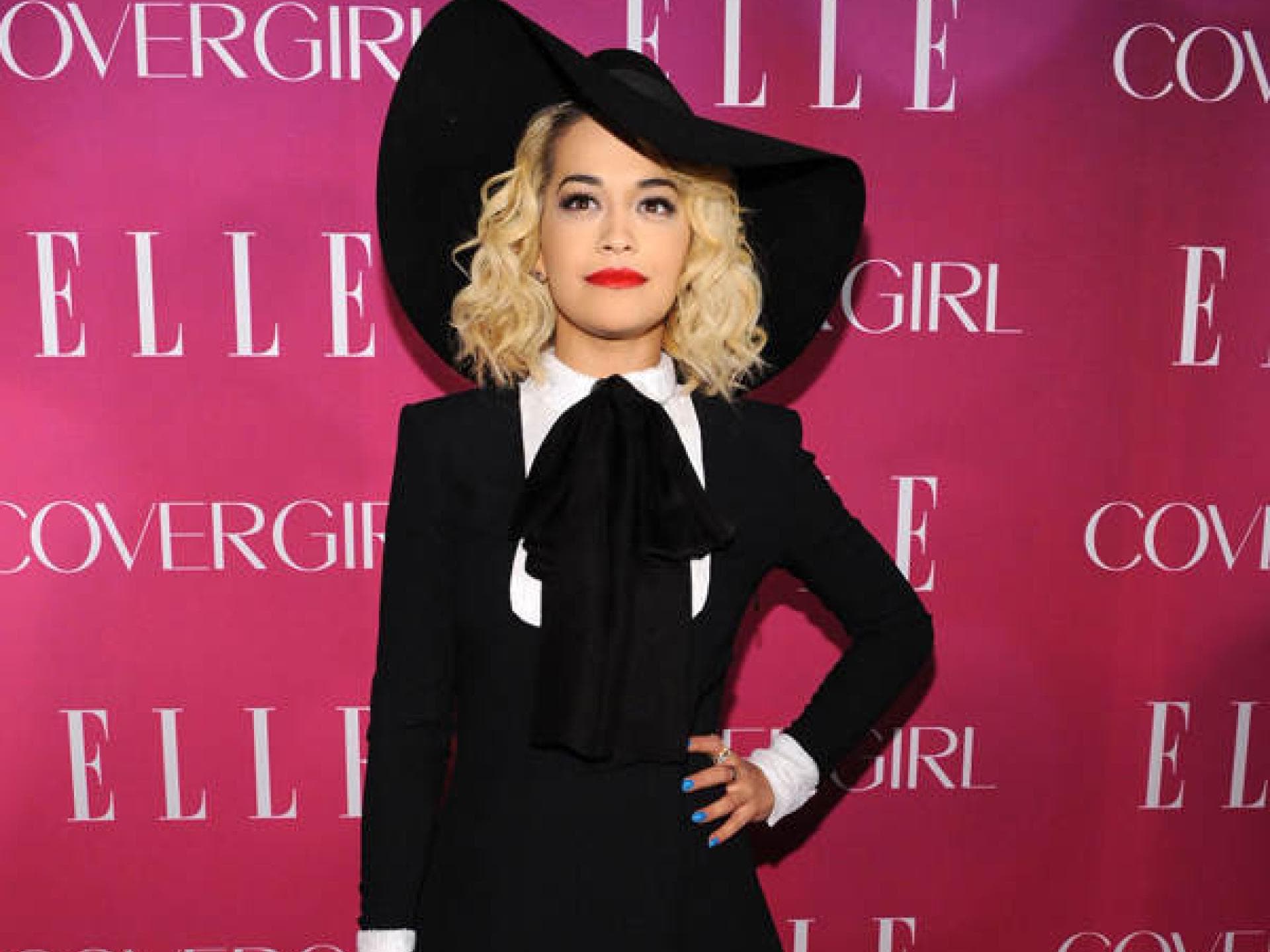 Rita Ora sehr ladylike