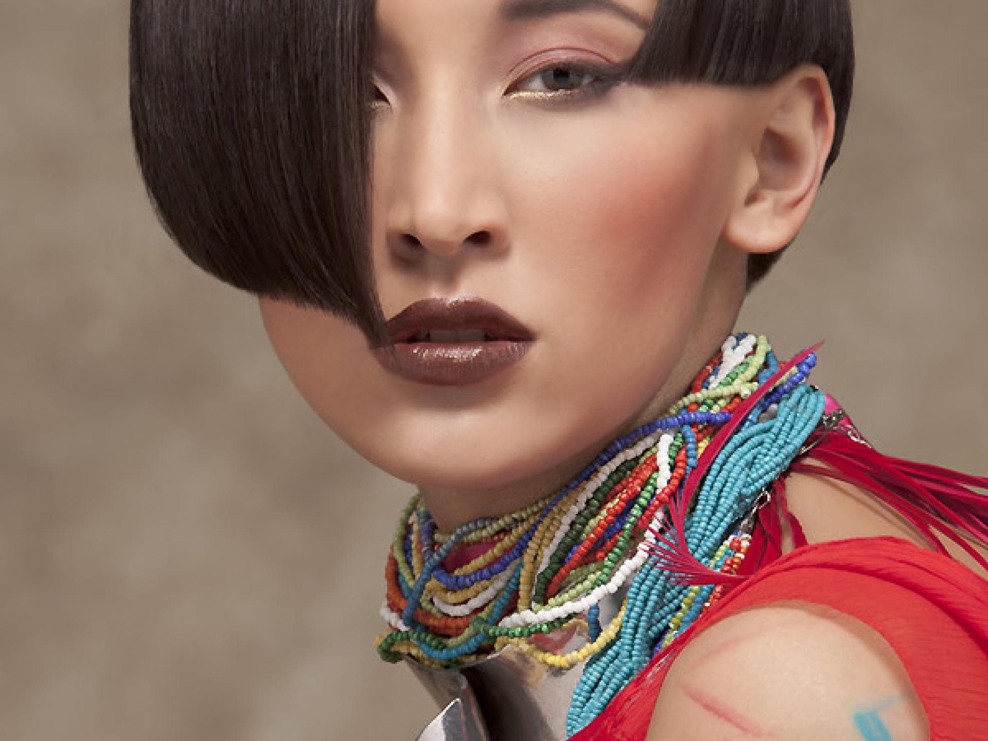 Extreme Haarschnitte für glatte Haare