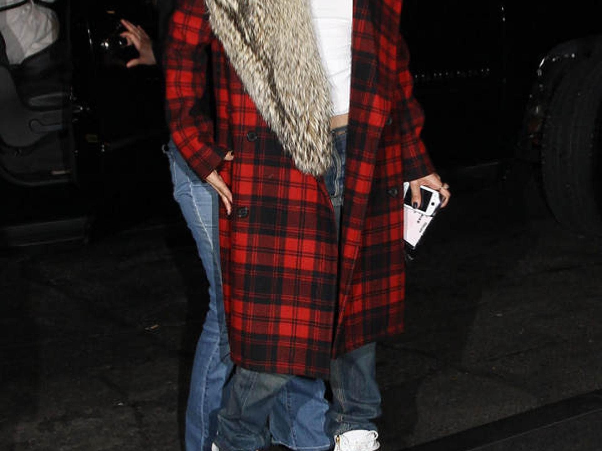 Jennifer Lopez mit Karo-Mantel