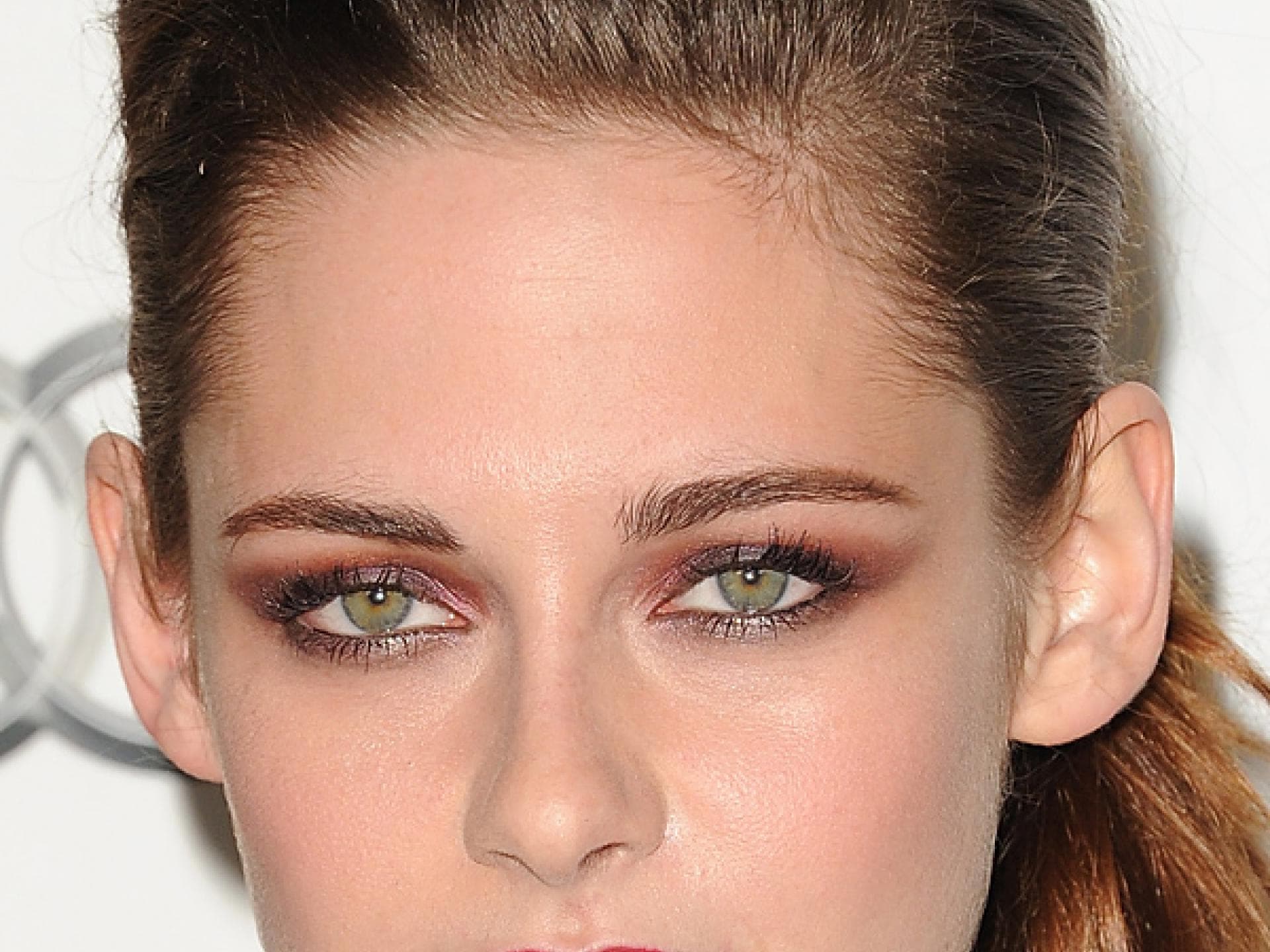 Kristen Stewart mit goldbraunem Makeup