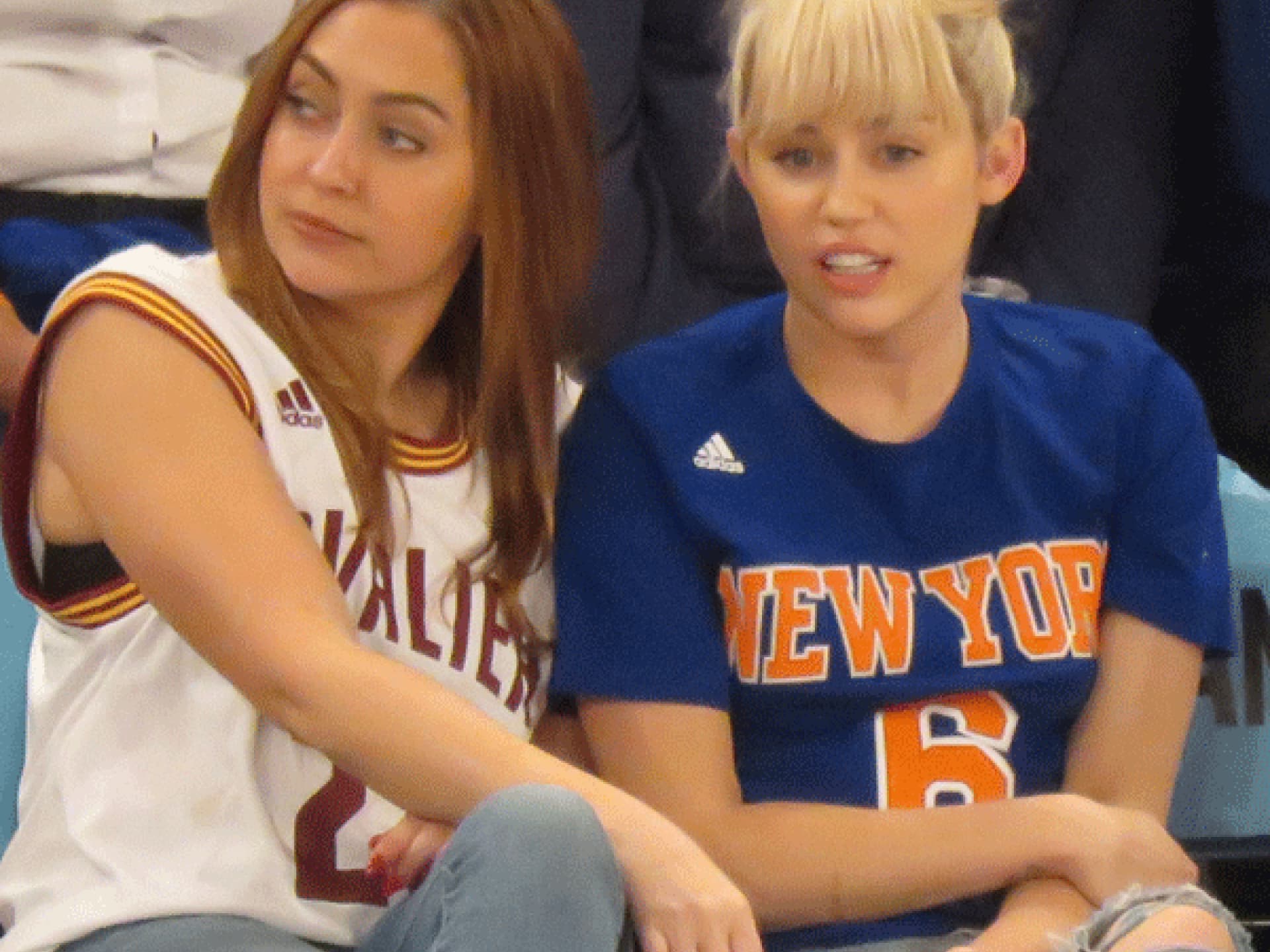 Miley Cyrus mit Space Buns