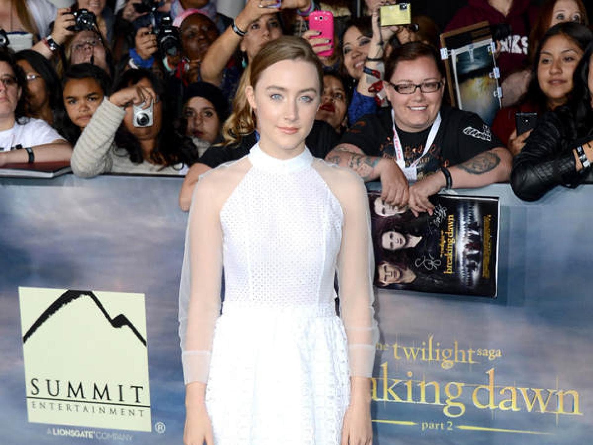 Saoirse Ronan setzt auf Weiß