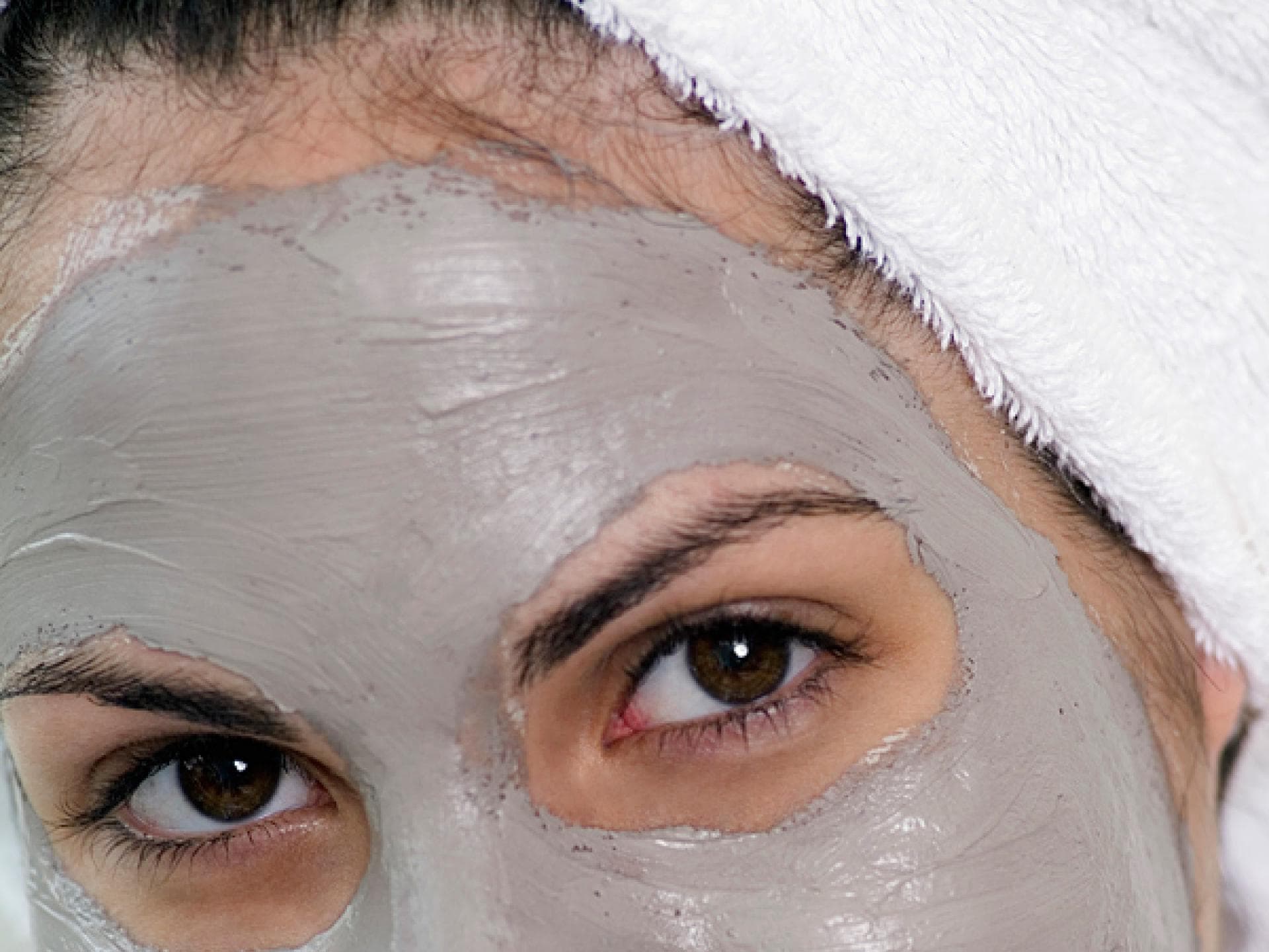 Heilerde-Peeling für sensible Haut