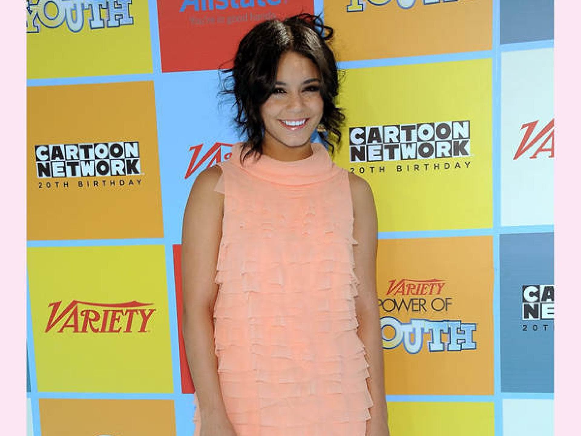 Vanessa Hudgens mit Sommerkleidchen Vanessa Hudgens mit Sommerkleidchen
