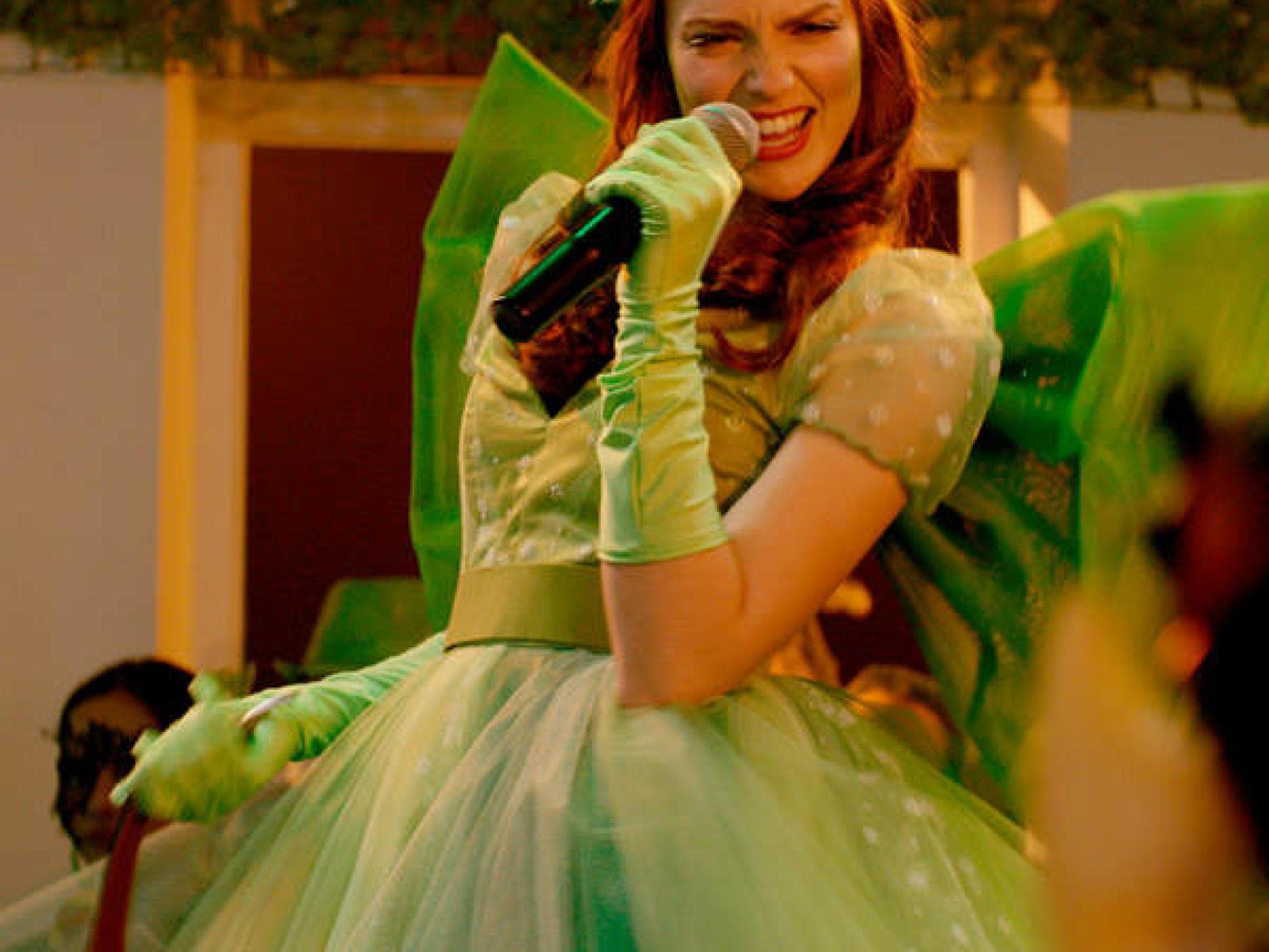 Laura Berlin in Smaragdgrün