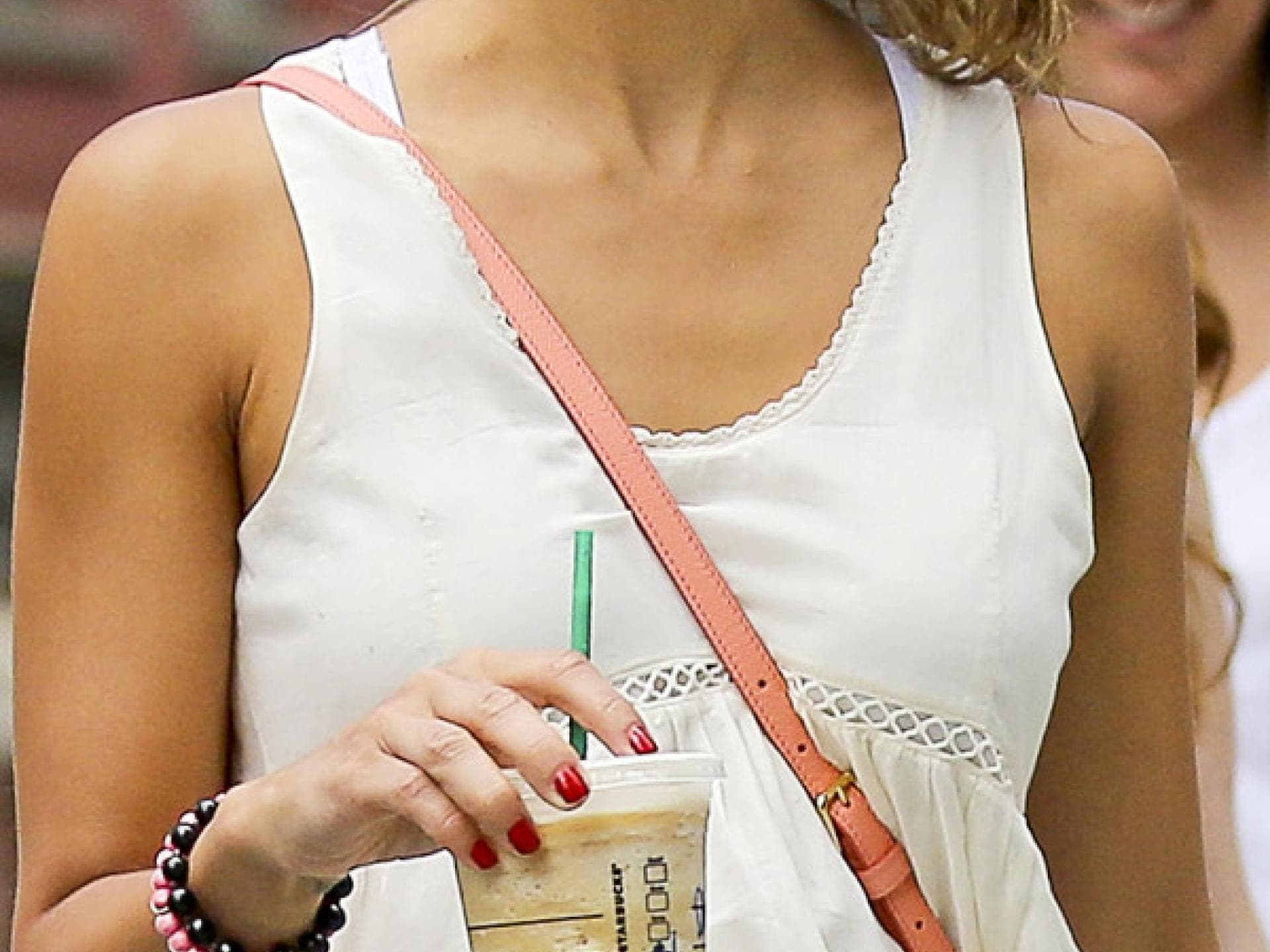 Jessica Alba mit lockerem Pferdeschwanz Jessica Alba mit lockerem Pferdeschwanz
