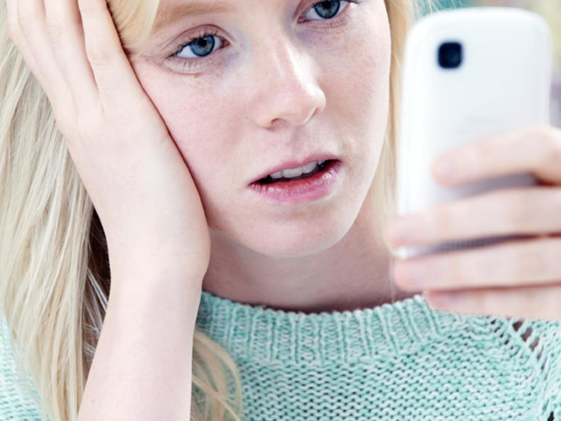 Das Handy vom Freund checken Das Handy vom Freund checken