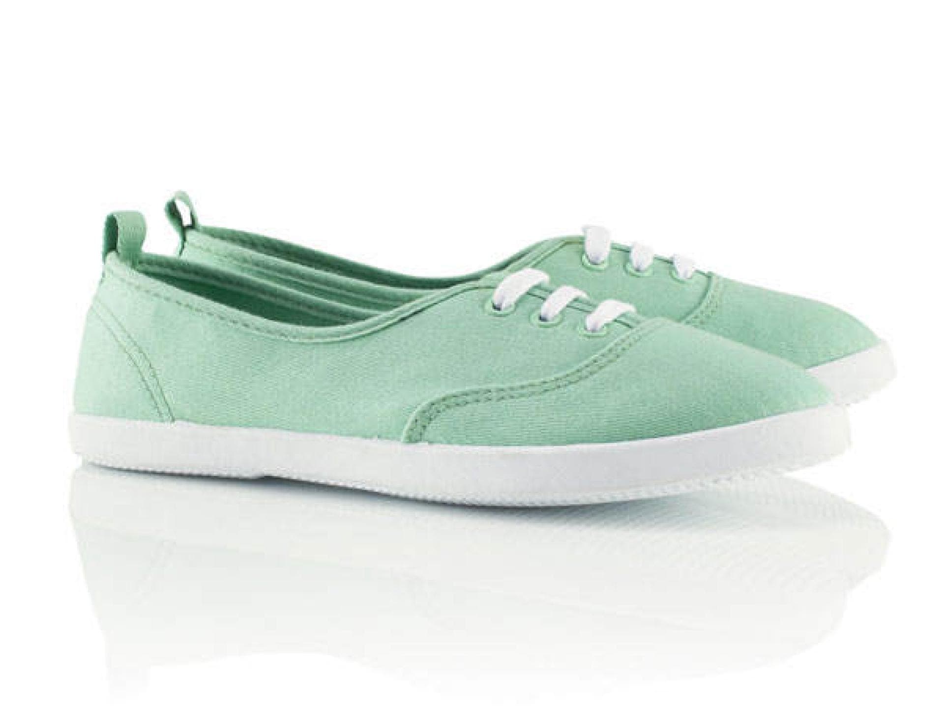 Stoffschuhe von H&M in mint