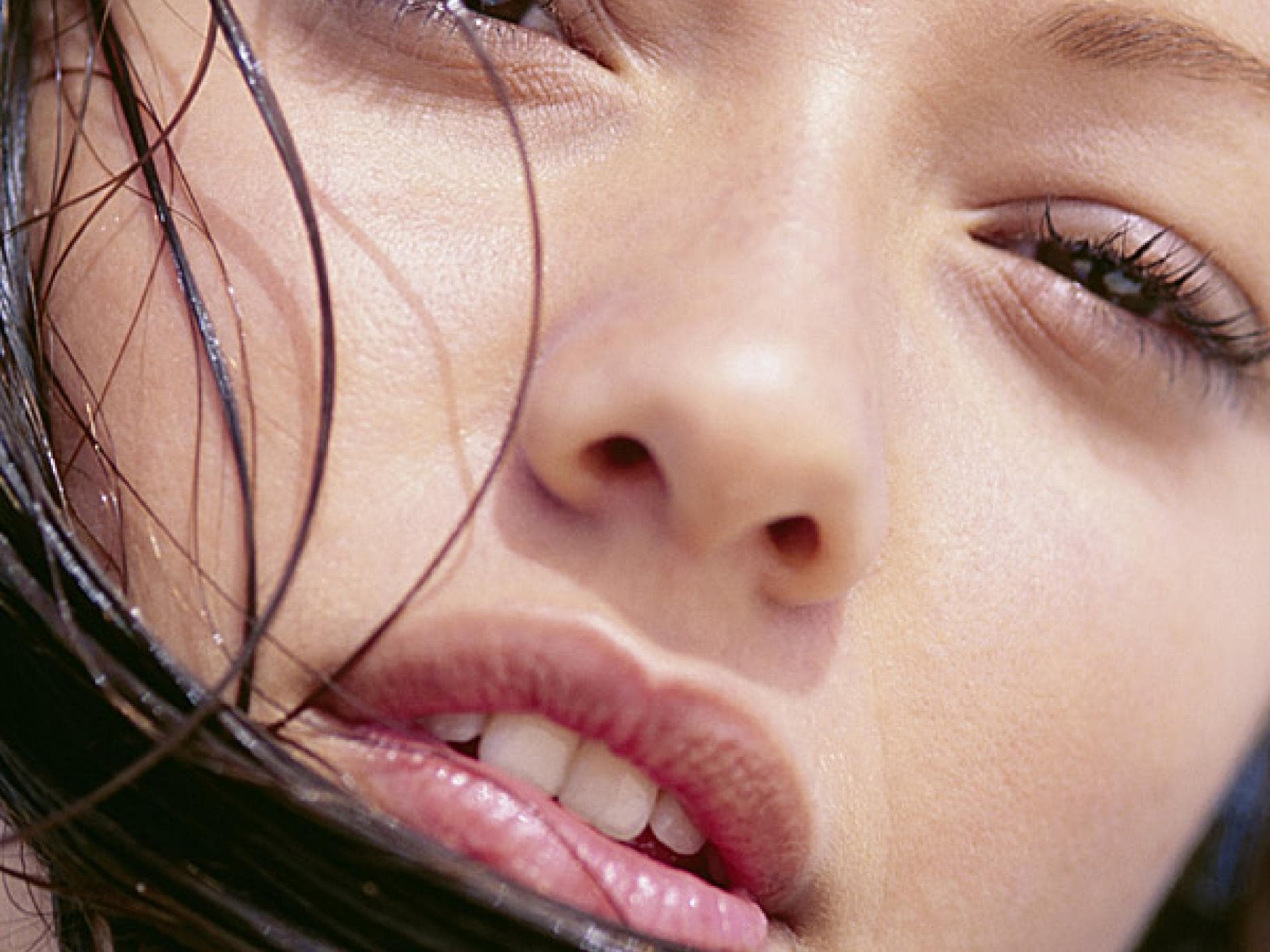 Nicht mit nassen Haaren ins Bett! Nicht mit nassen Haaren ins Bett!