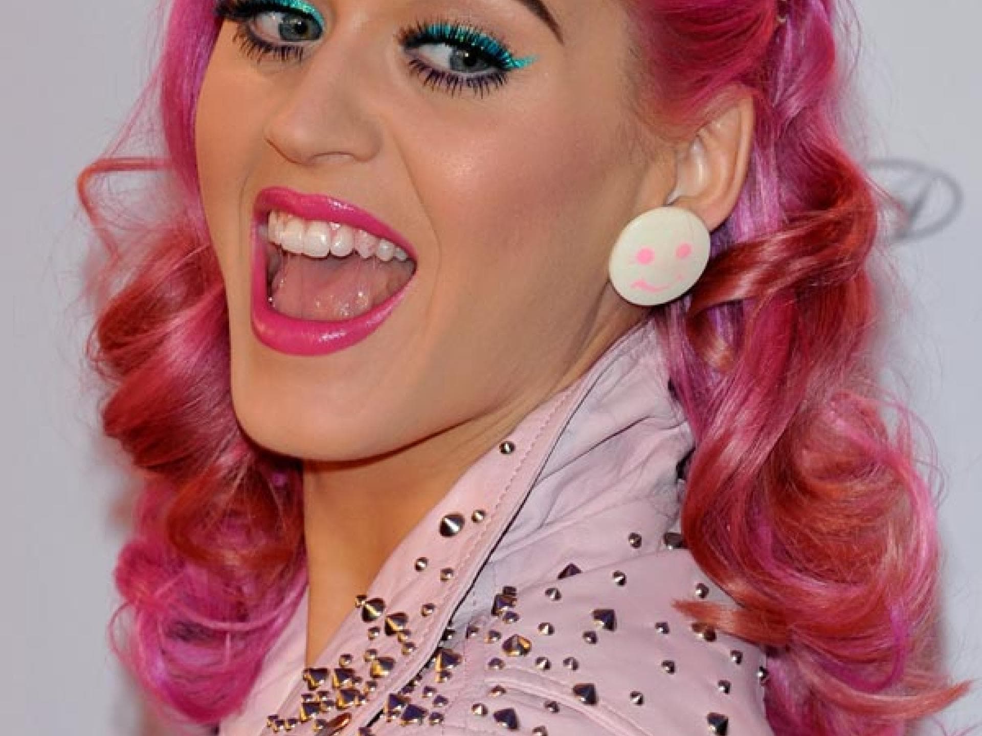 Katy Perry: Pinke Haare bei den MTV EMAs