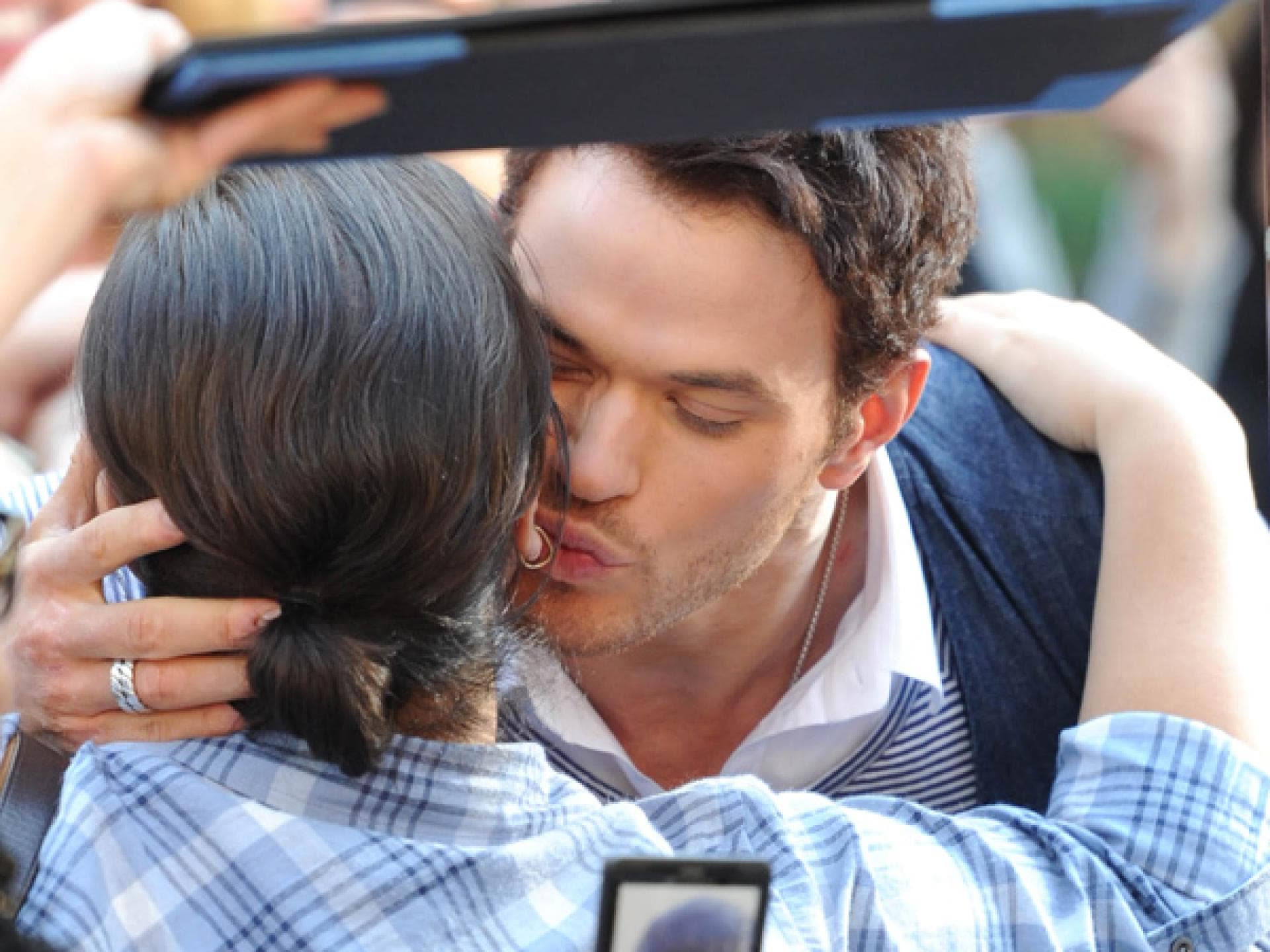 Kellan Lutz: Knutscher