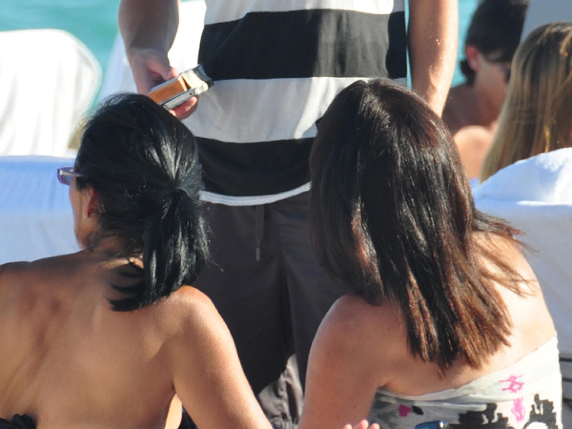 Tom Felton am Strand