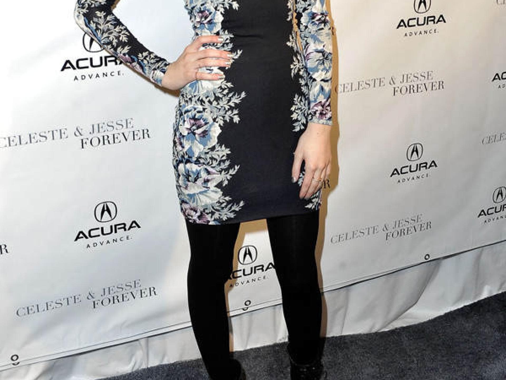 Emma Roberts mit Blümchenkleid