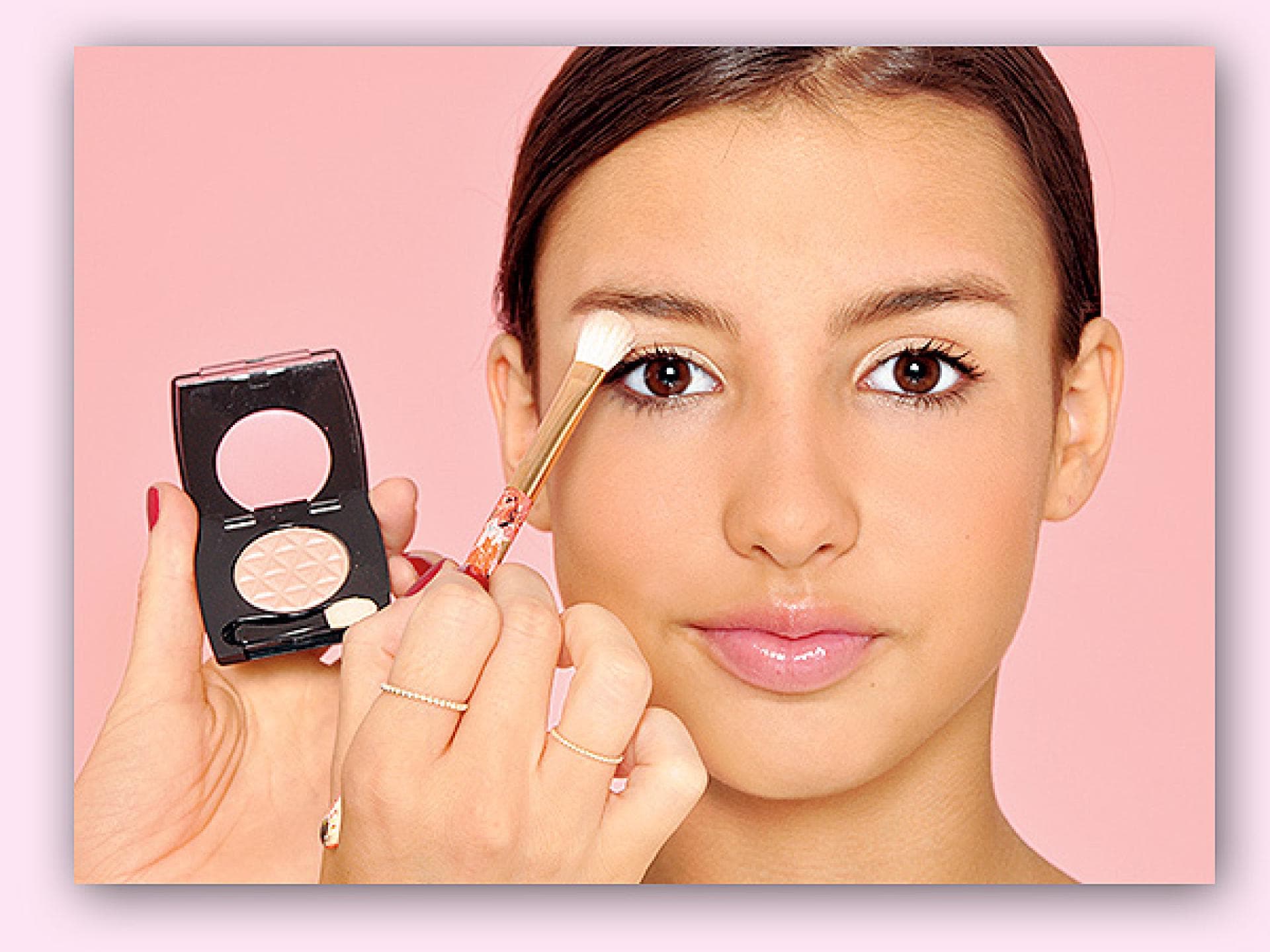 Goldener Lidschatten als Highlighter