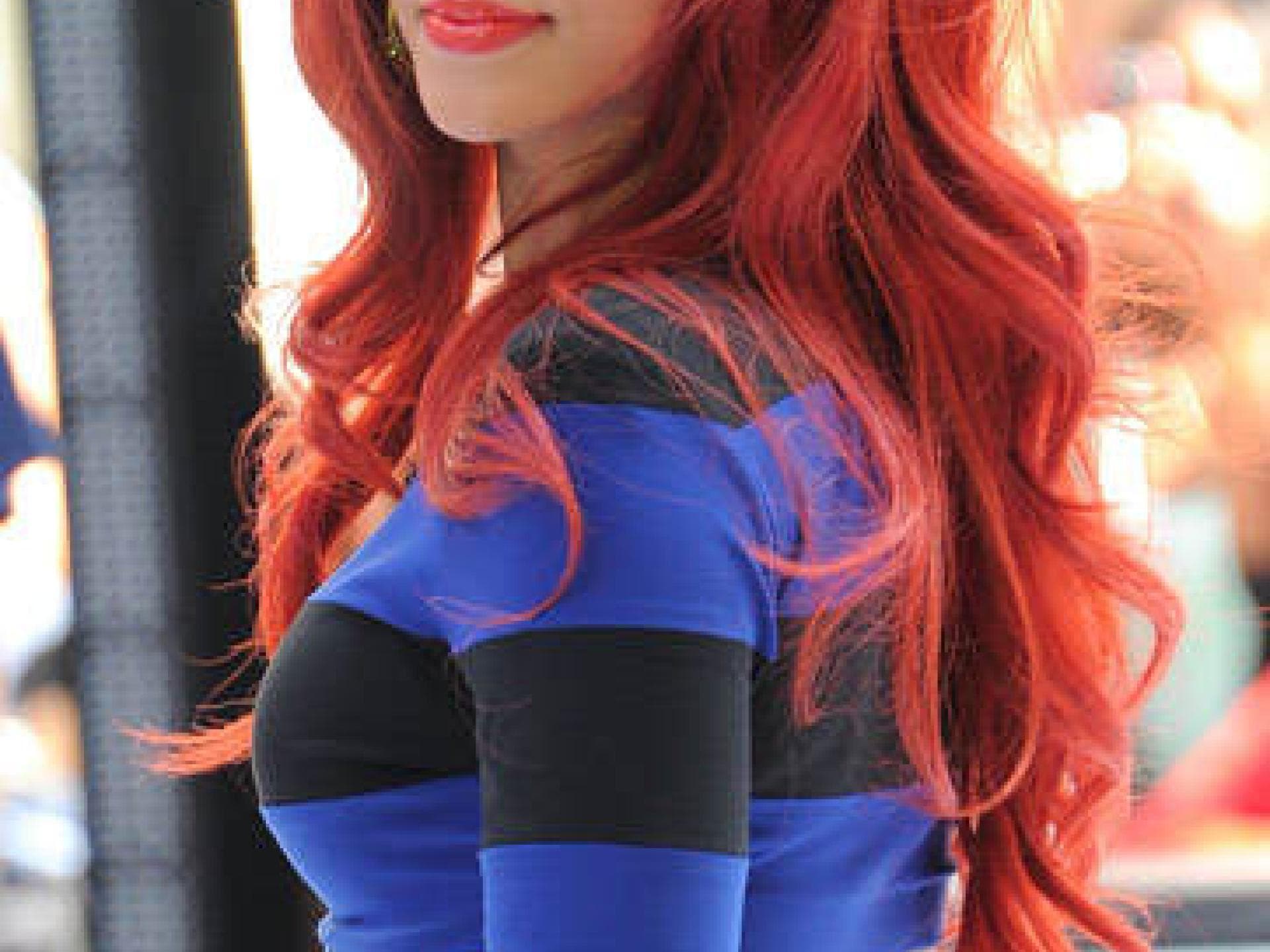 Rihanna-Frisur in Pumucklrot