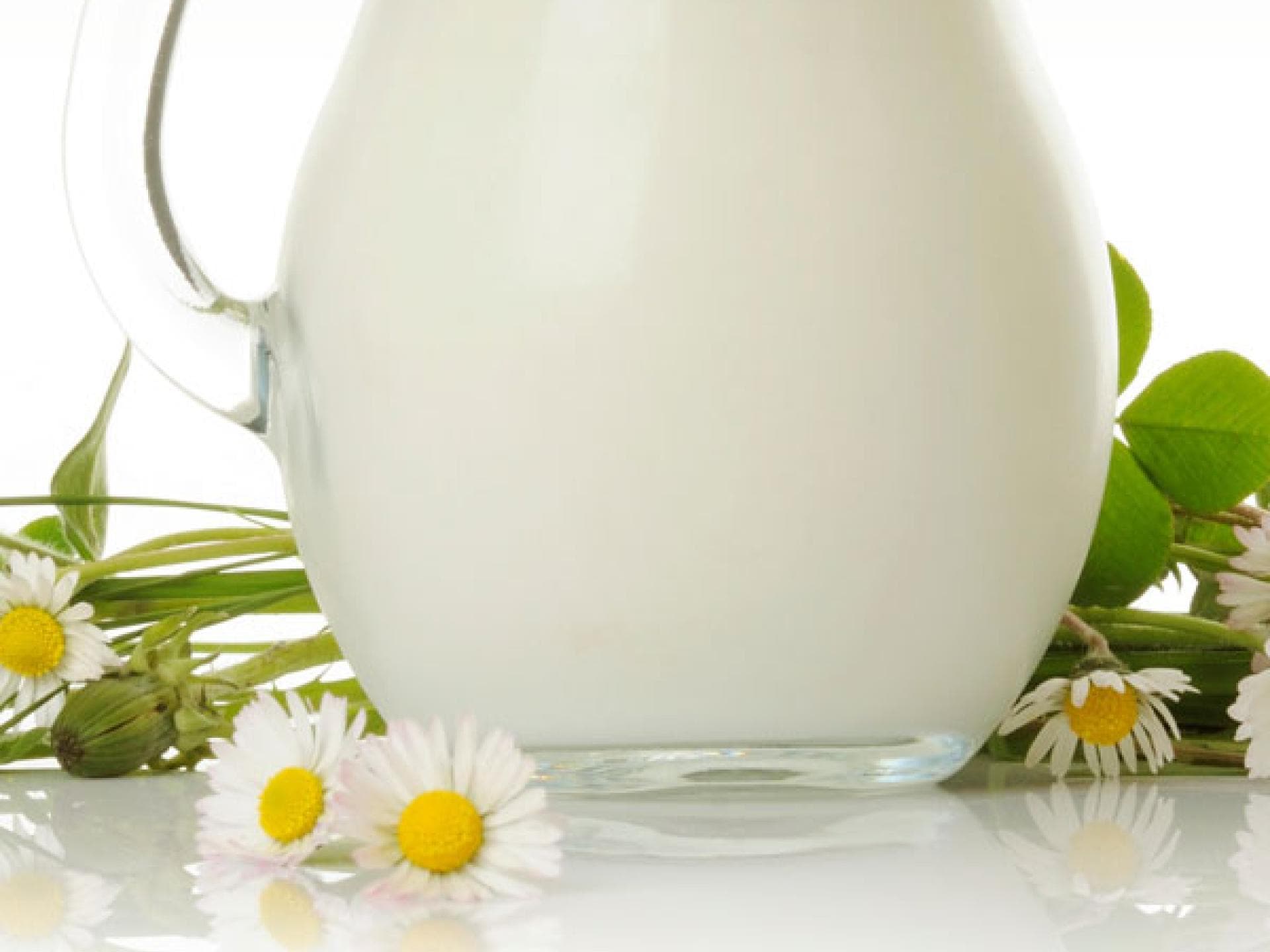 Badezusatz mit Milch und Kamille