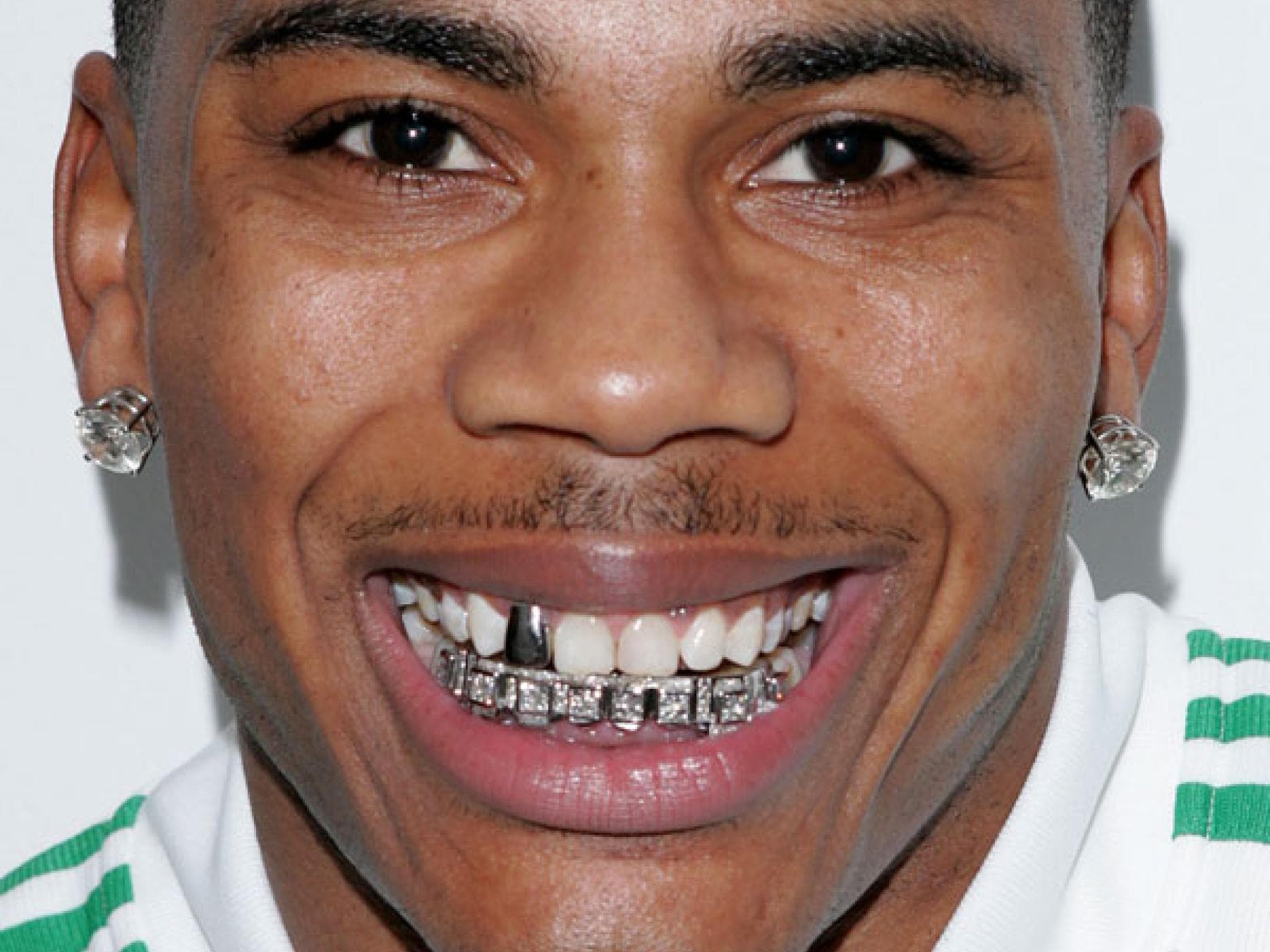 Rapper Nelly mit Luxus-Spange Rapper Nelly mit Luxus-Spange