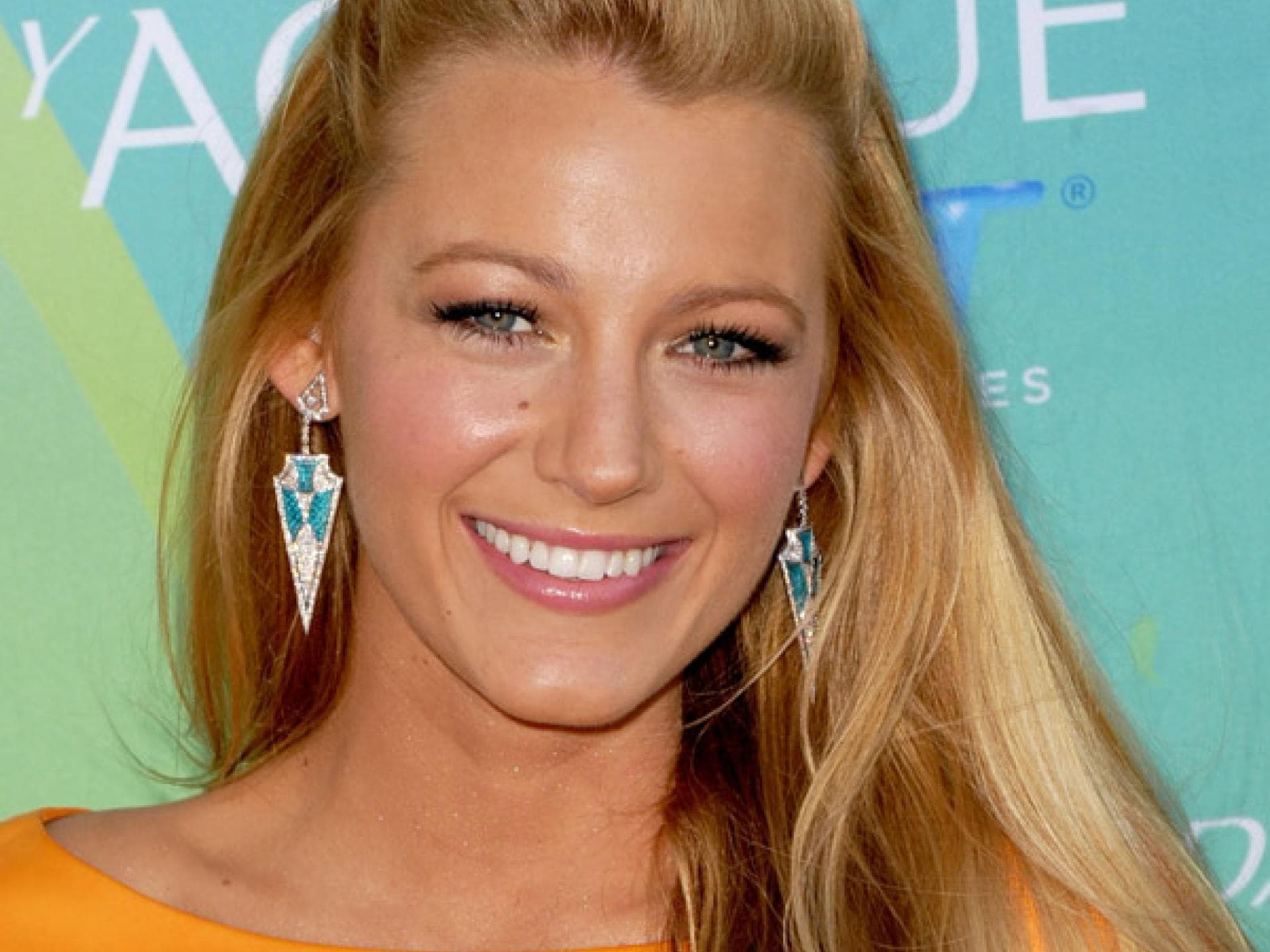 Blake Lively mit fixiertem Pony Blake Lively mit fixiertem Pony