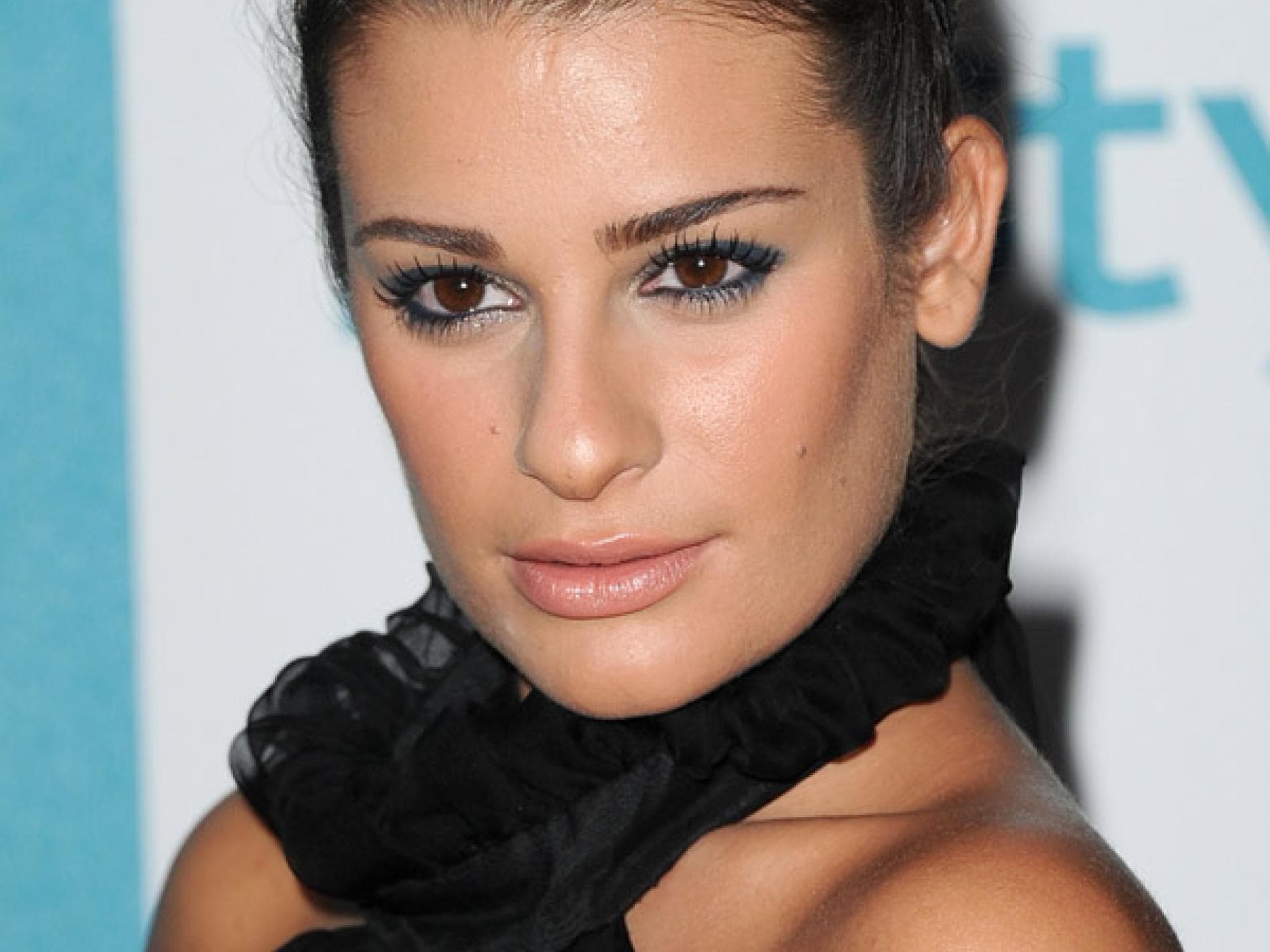 Lea Michele mit Dutt Lea Michele mit Dutt