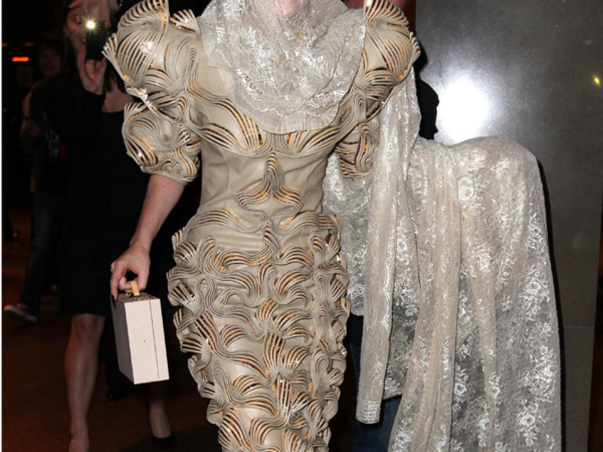 Lady Gaga ganz in Spitze