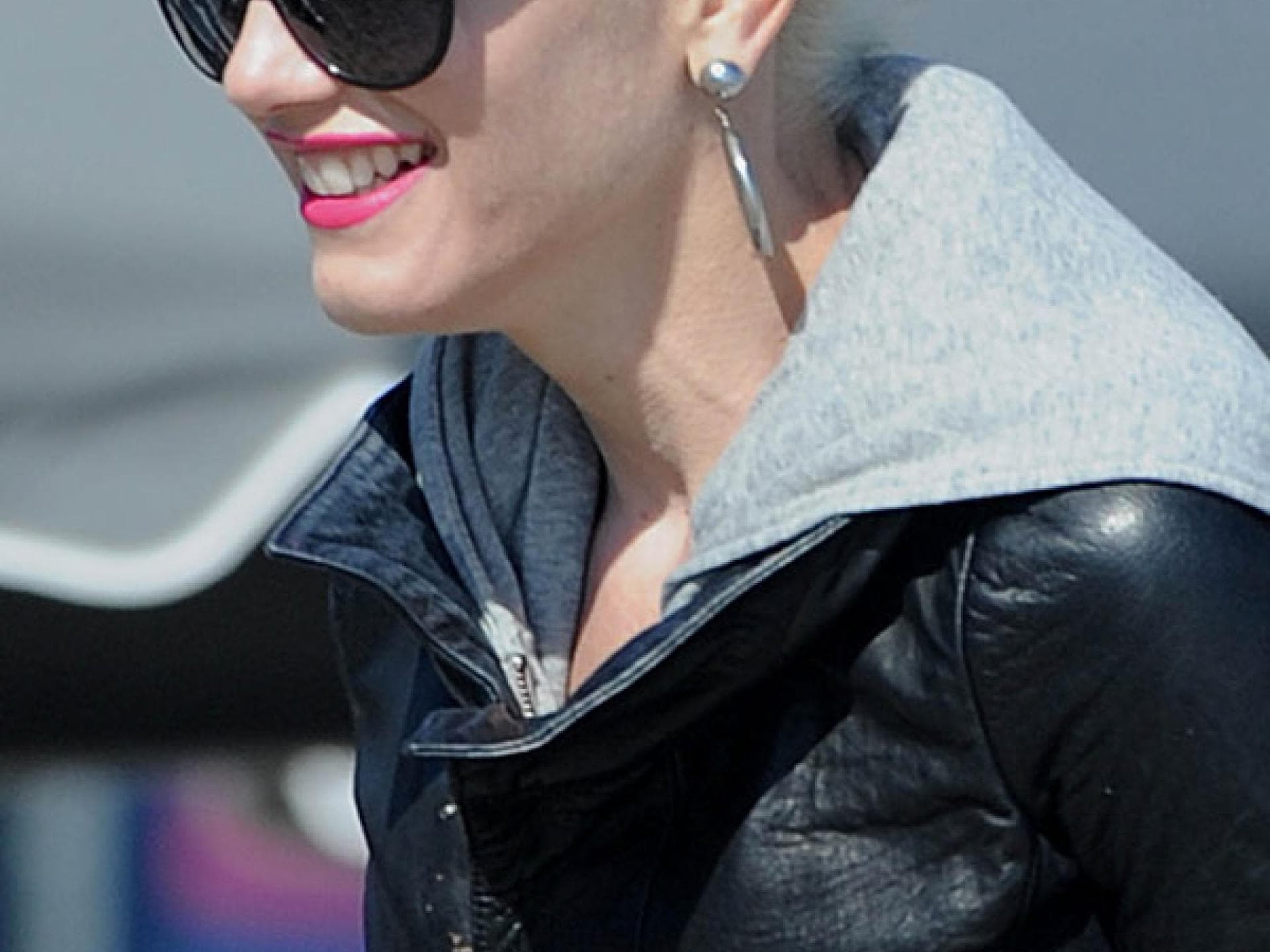 Gwen Stefani mit Hochsteckfrisur