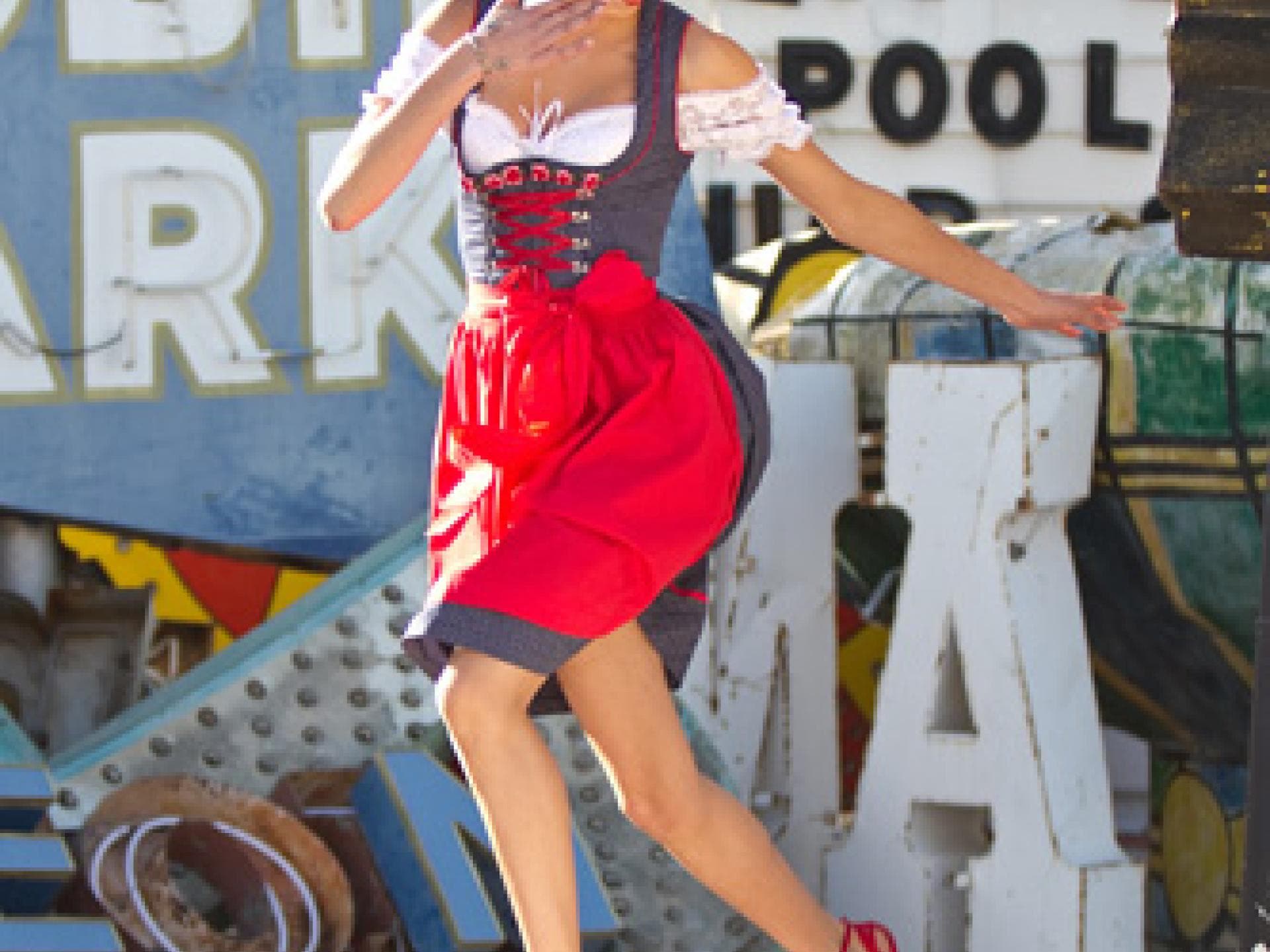 Krasser Dirndl-Kontrast Krasser Dirndl-Kontrast