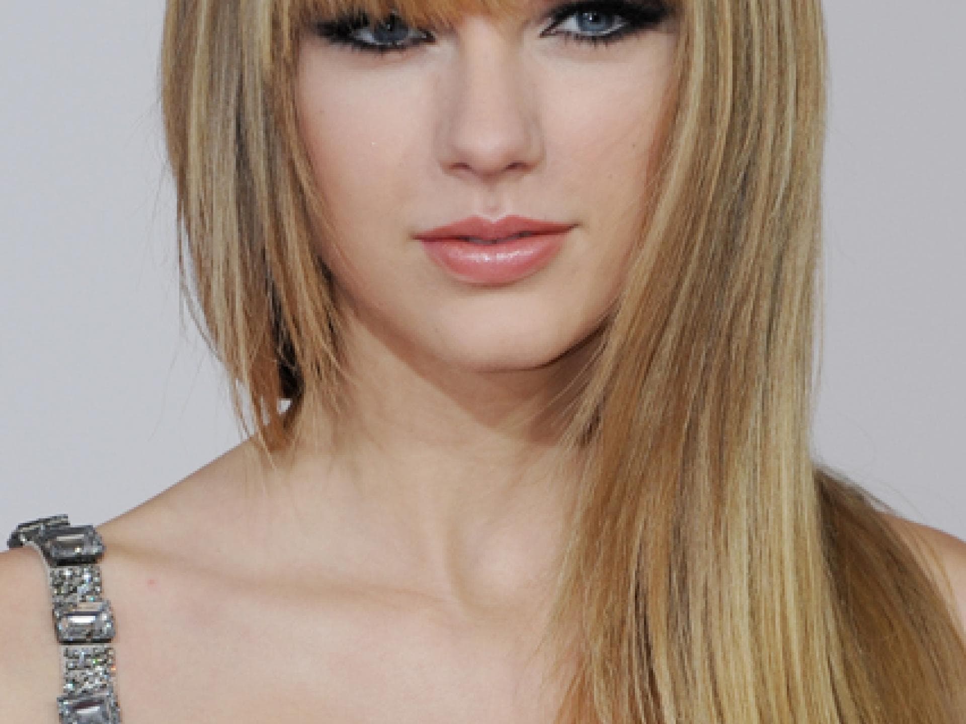 Taylor Swift mit Pony Taylor Swift mit Pony