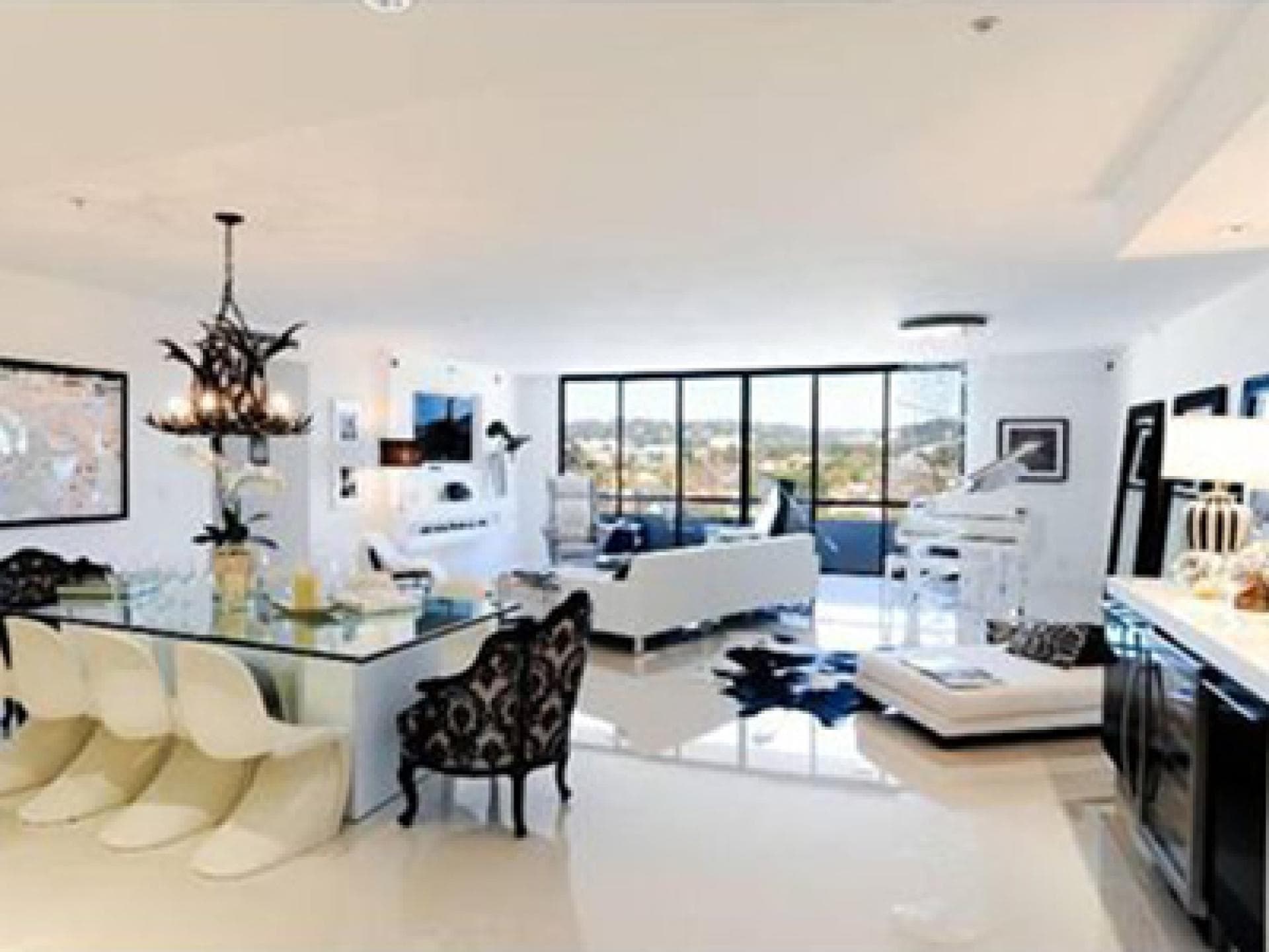 Justins gigantisches Wohnzimmer