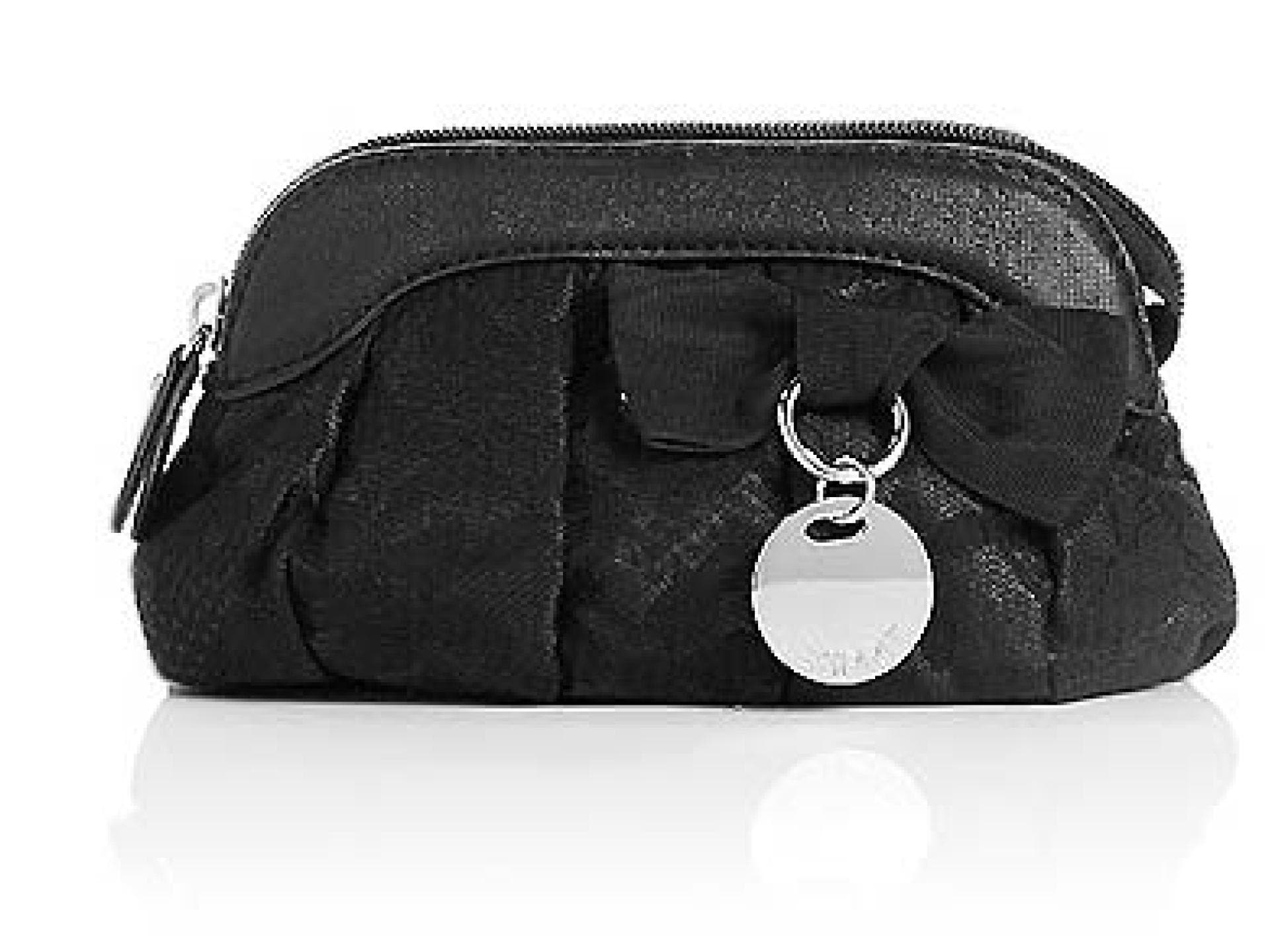 Schwarze Clutch als Beautycase
