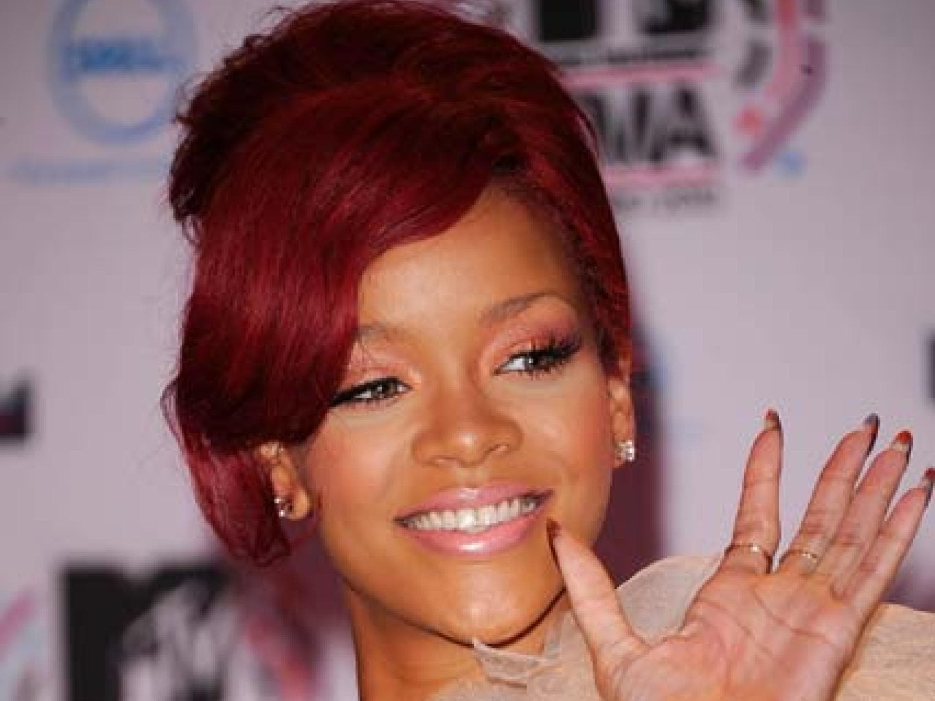 Rote Haare: Rihanna