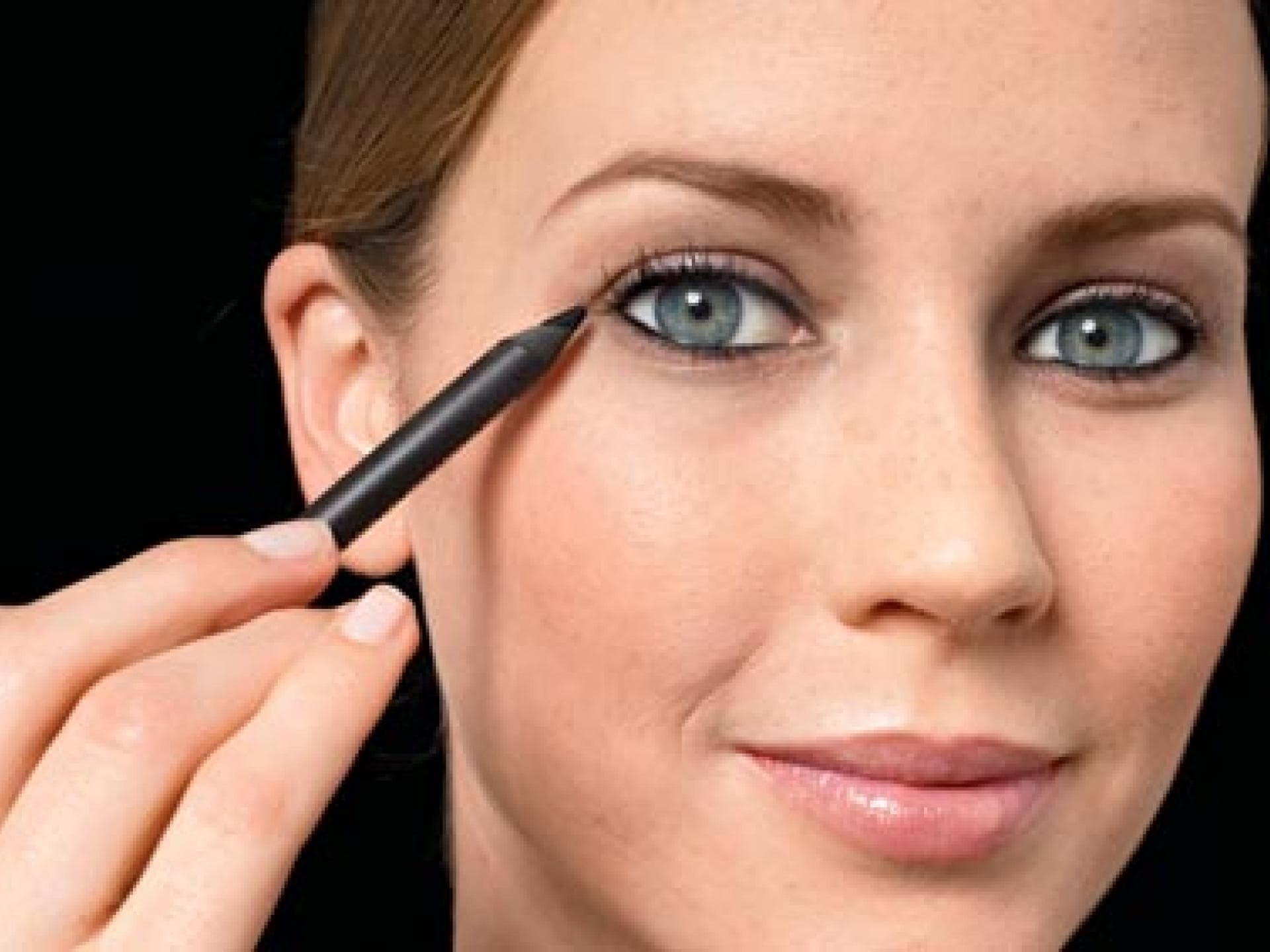 1. Schwarzen Kajal verwenden