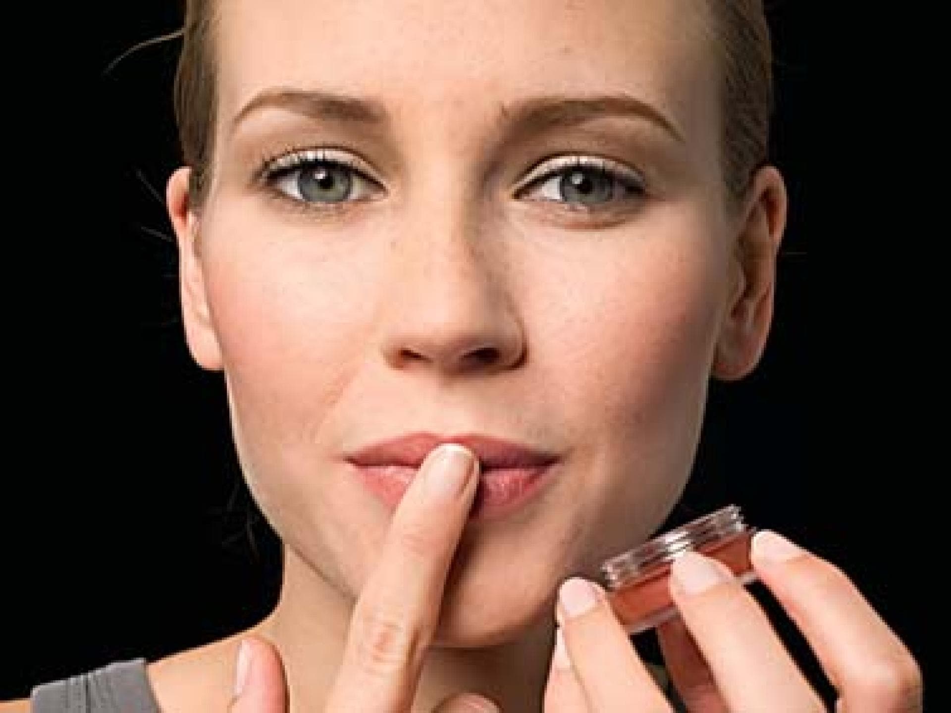 3. Lippen in schönem Rosabraun