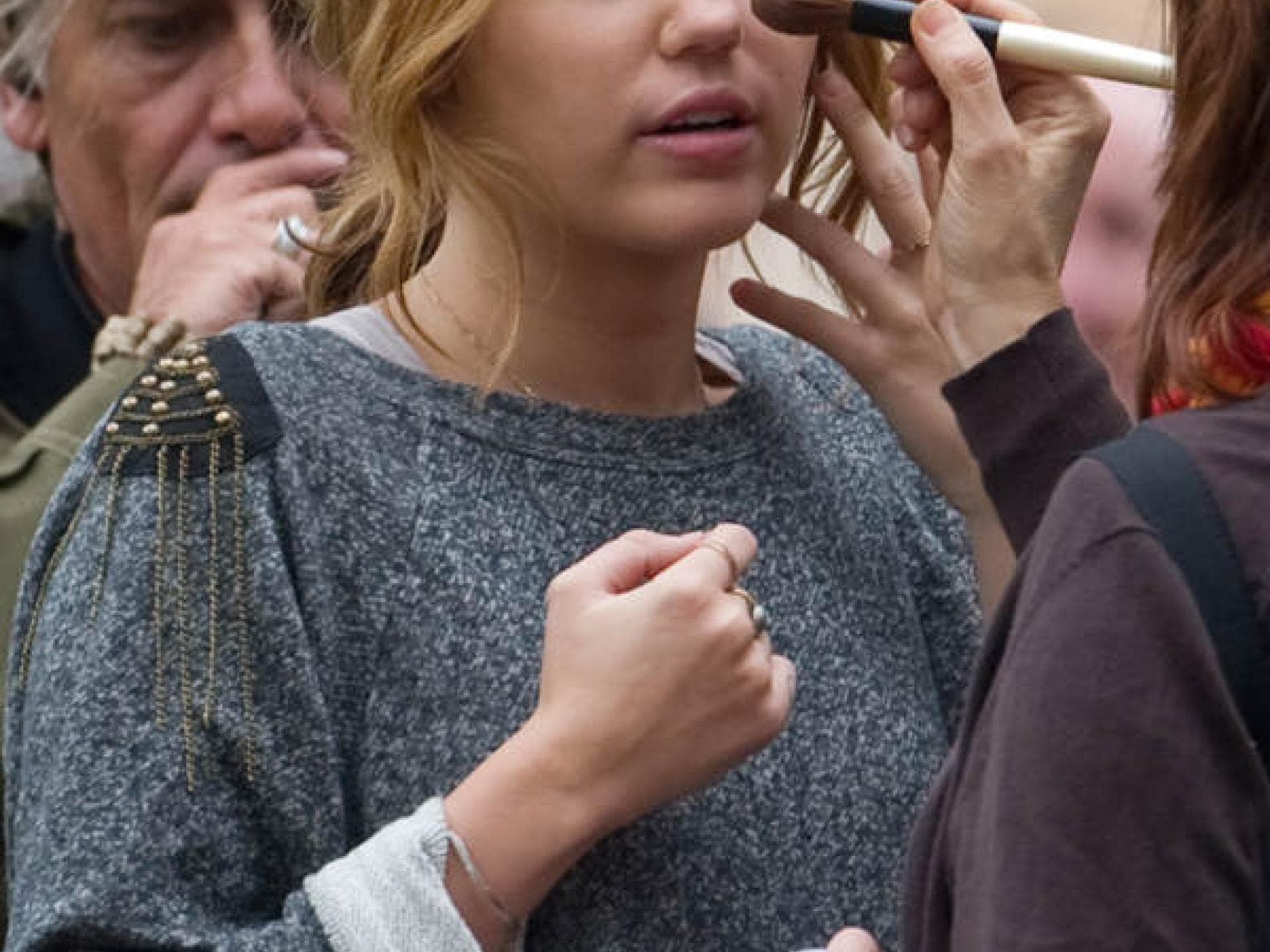 Miley wird geschminkt!