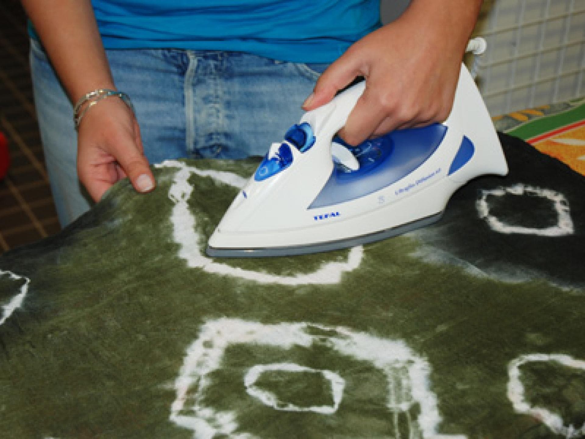 Batikschal: Tuch bügeln